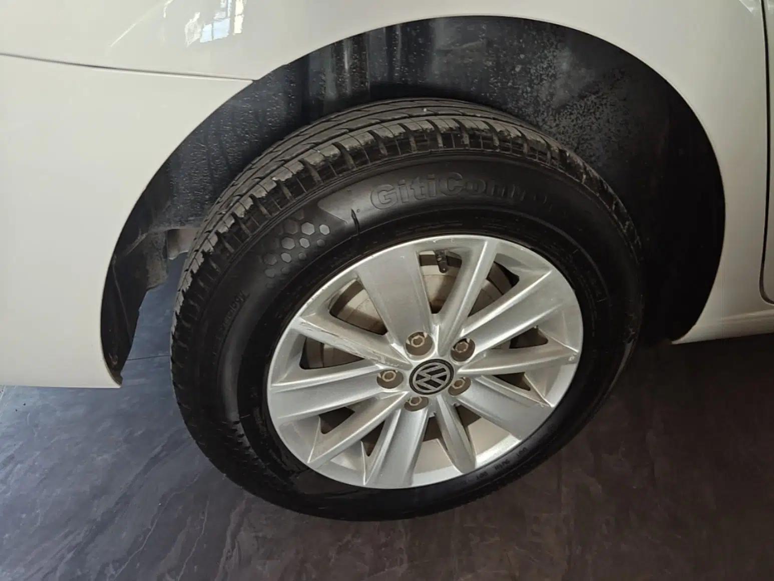 Volkswagen Santana 2016 1.6L Automatic Fashion Edition — миниатюра 11