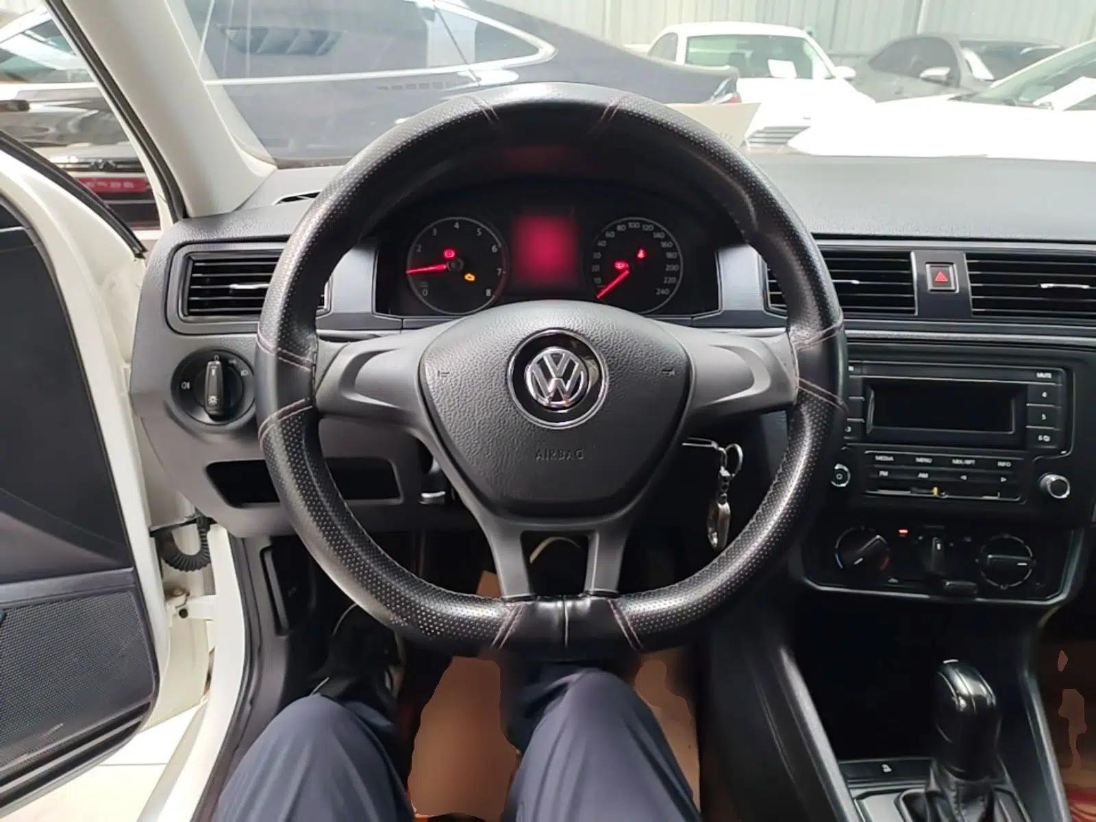 Volkswagen Santana 2019 1.5L Automatic Fashion Edition China VI — миниатюра 13