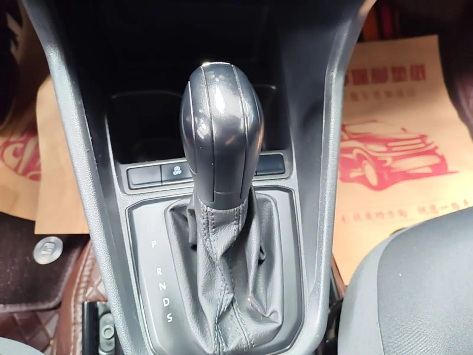 Volkswagen Santana 2019 1.5L Automatic Fashion Edition China VI — миниатюра 16