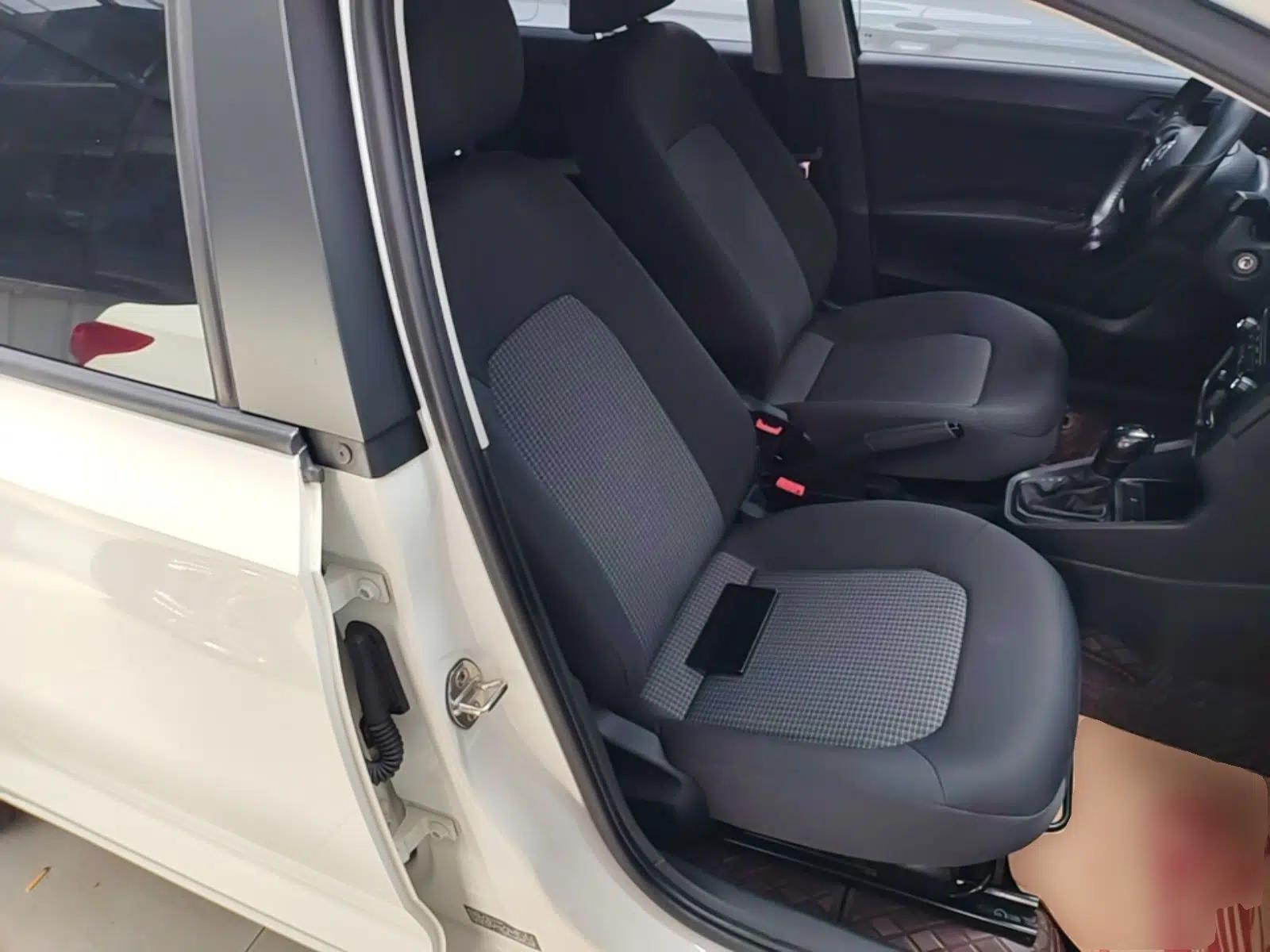 Volkswagen Santana 2019 1.5L Automatic Fashion Edition China VI — миниатюра 19