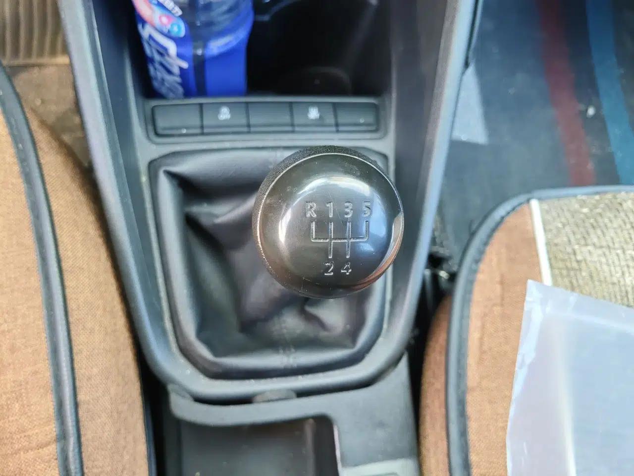 Volkswagen Santana 2021 1.5L Manual Fashion Edition — миниатюра 14