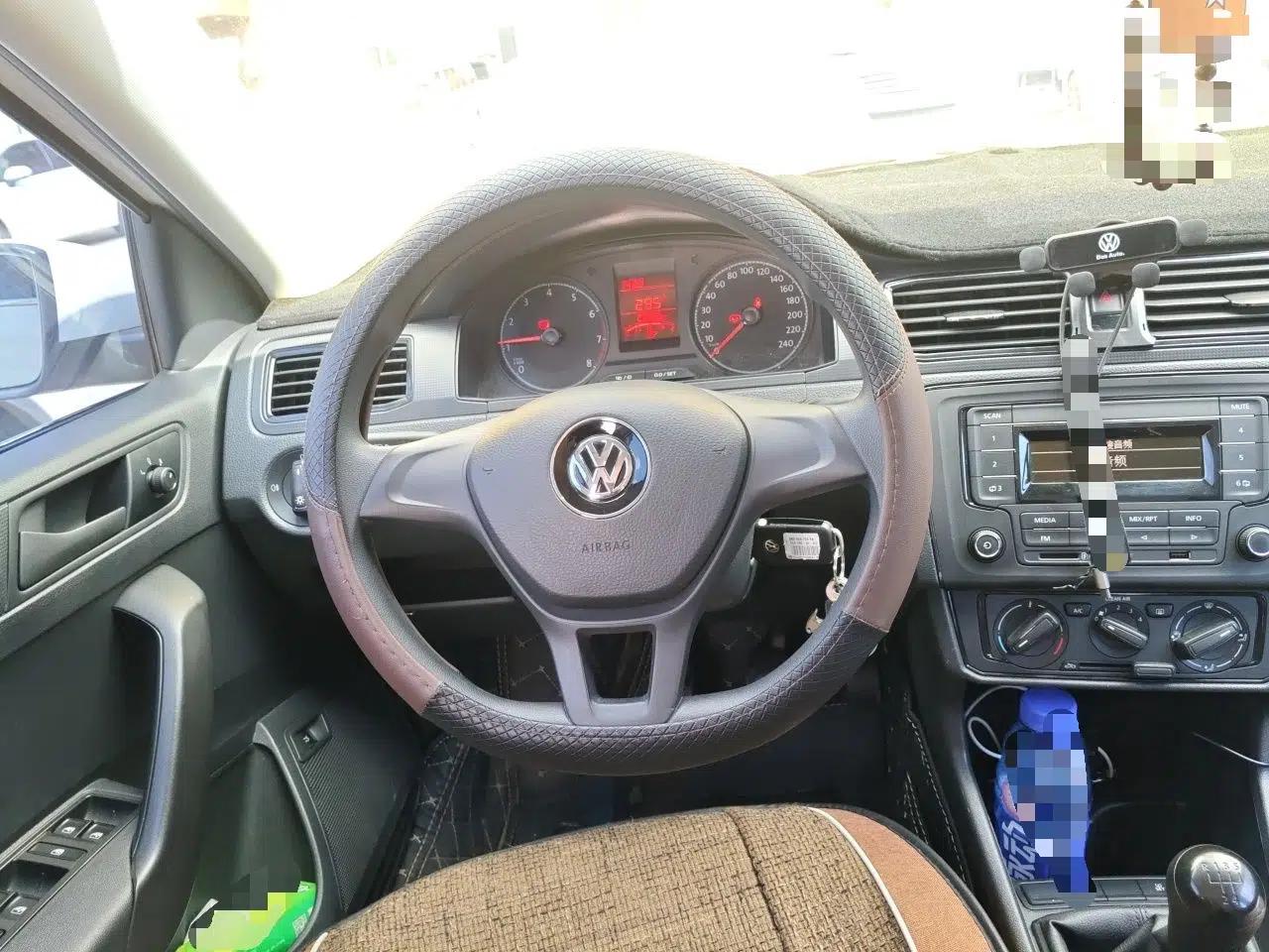 Volkswagen Santana 2021 1.5L Manual Fashion Edition — миниатюра 10