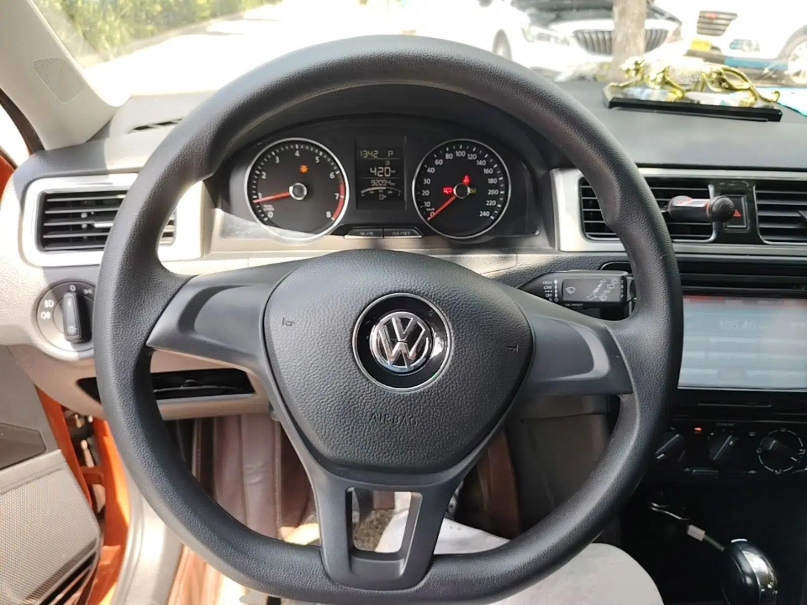 Volkswagen Santana 2015 Haval H6 1.6L Automatic Comfort Model — миниатюра 13