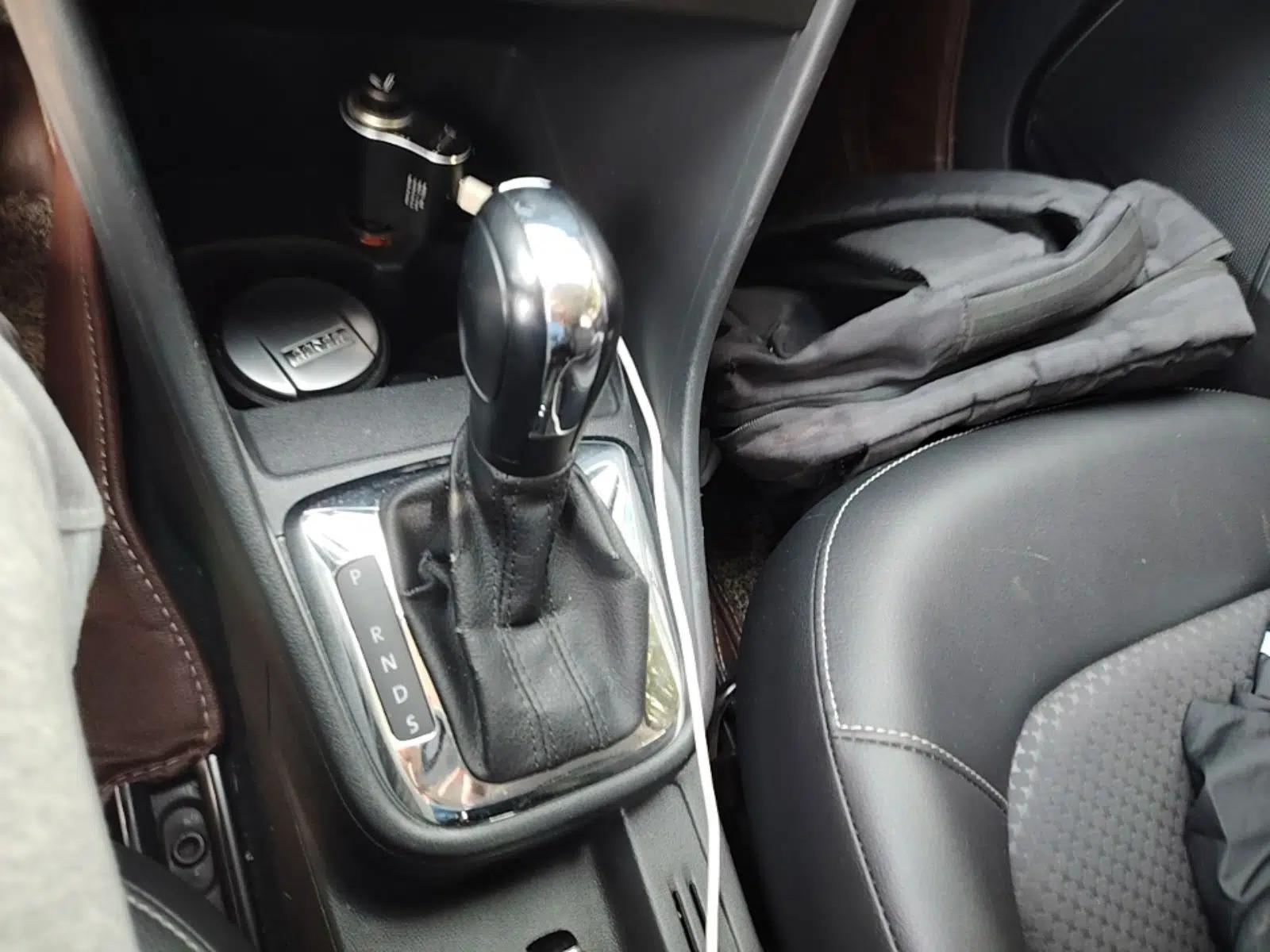 Volkswagen Santana 2015 Haval H6 1.6L Automatic Comfort Model — миниатюра 16