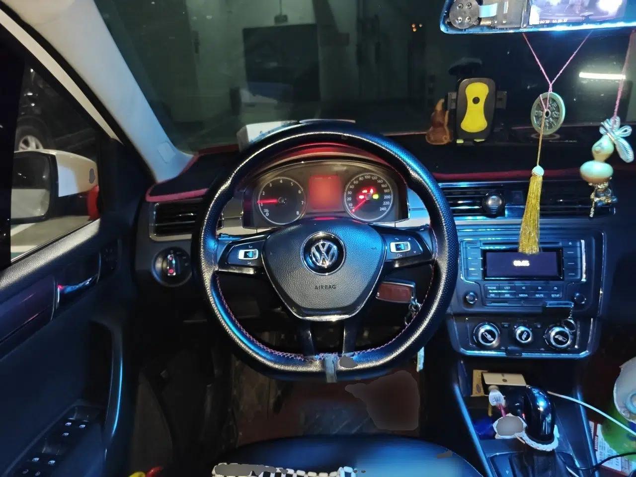 Volkswagen Santana 2016 1.6L Automatic Comfort Edition — миниатюра 10