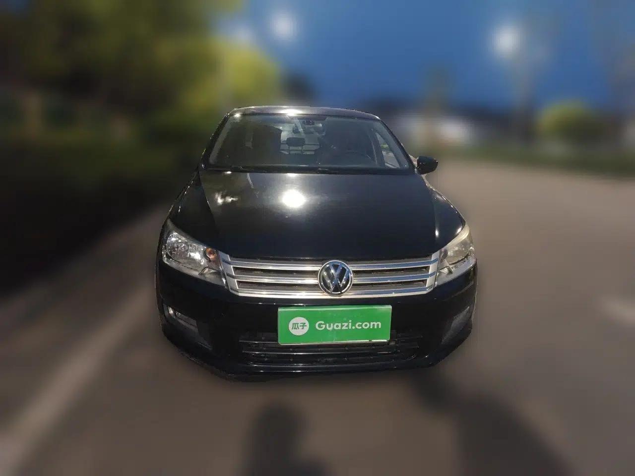 Volkswagen Santana 2013 1.6L Manual Comfort Edition — миниатюра 2