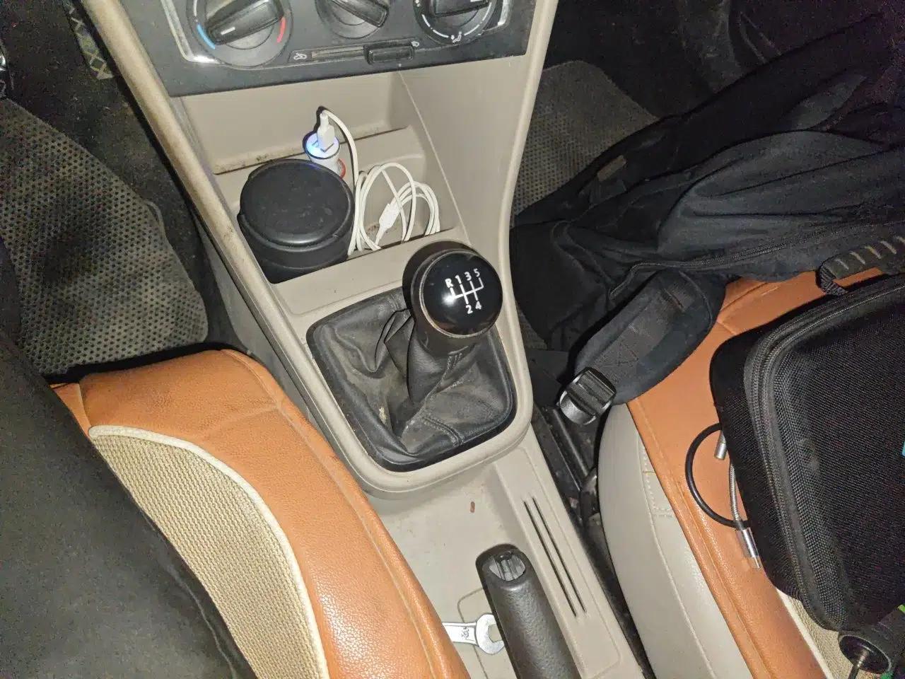 Volkswagen Santana 2013 1.6L Manual Comfort Edition — миниатюра 14