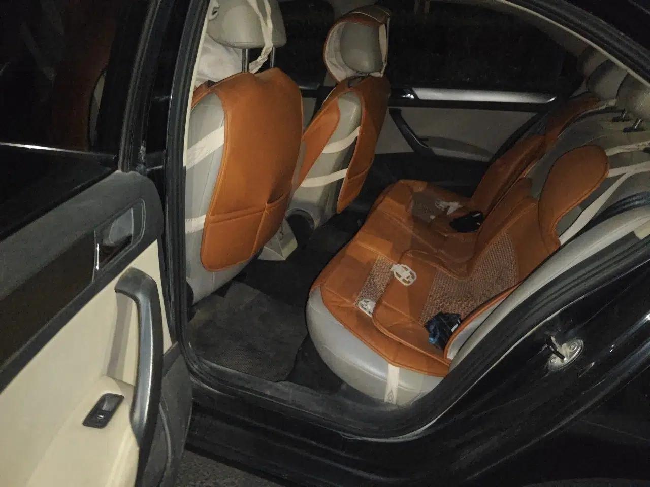 Volkswagen Santana 2013 1.6L Manual Comfort Edition — миниатюра 17