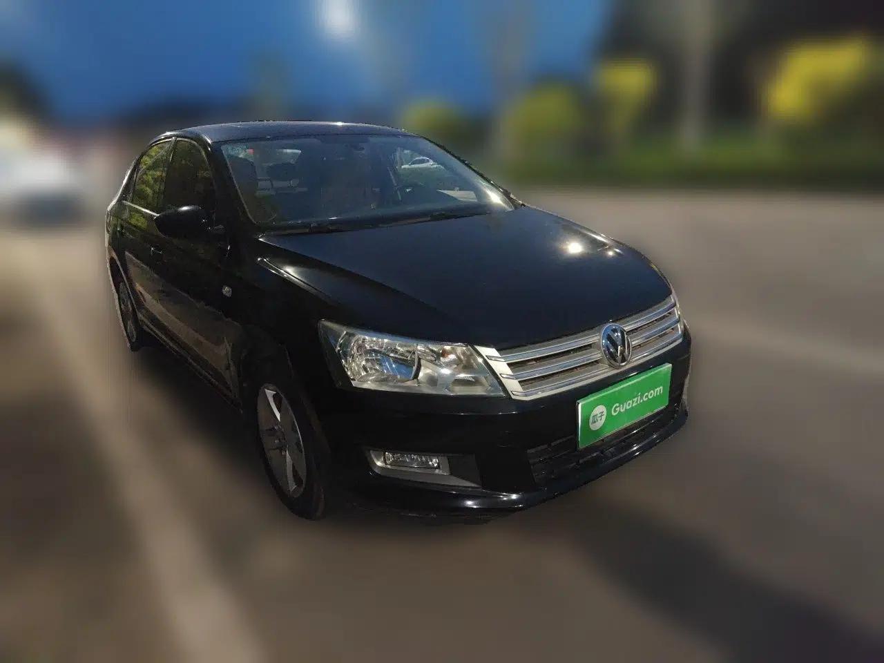 Volkswagen Santana 2013 1.6L Manual Comfort Edition — миниатюра 3