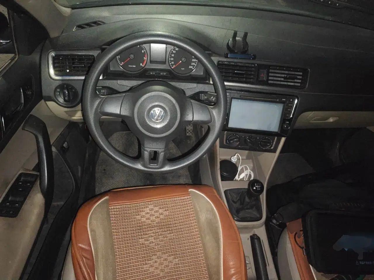 Volkswagen Santana 2013 1.6L Manual Comfort Edition — миниатюра 10