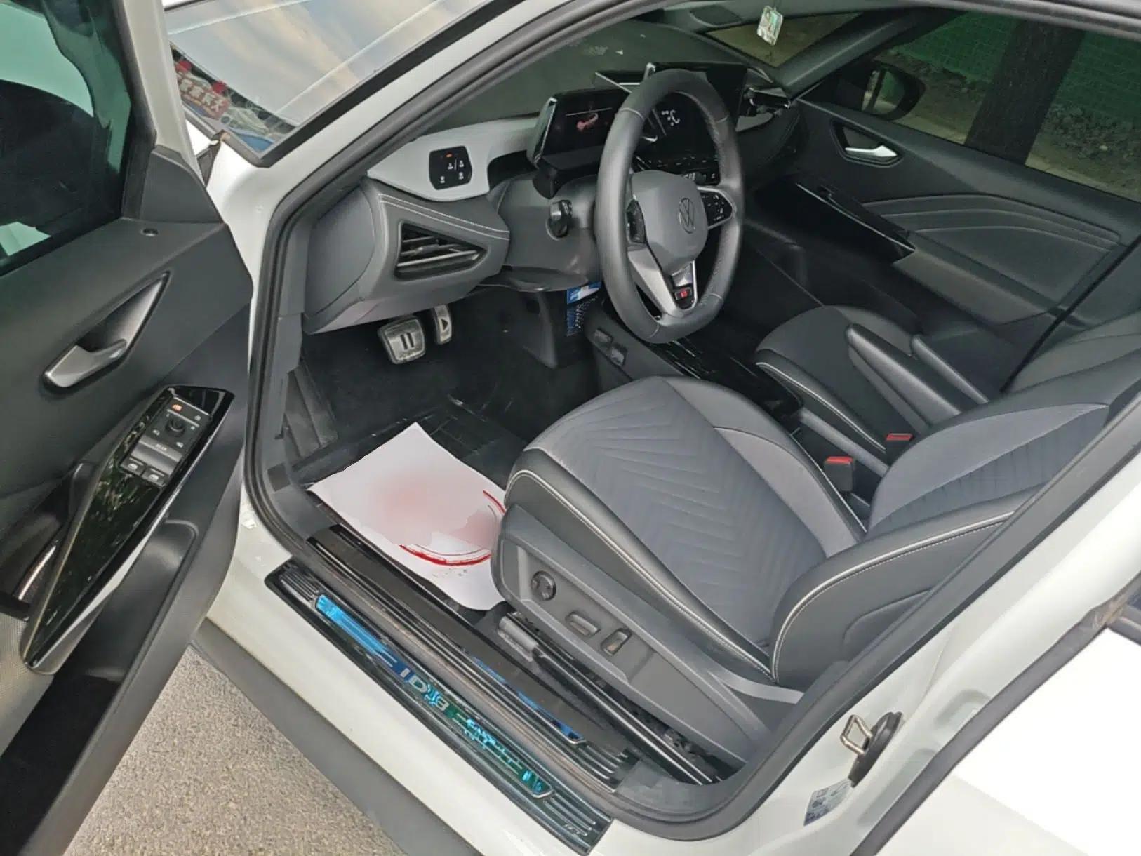 Volkswagen ID.3 2024 Outstanding Edition — миниатюра 18