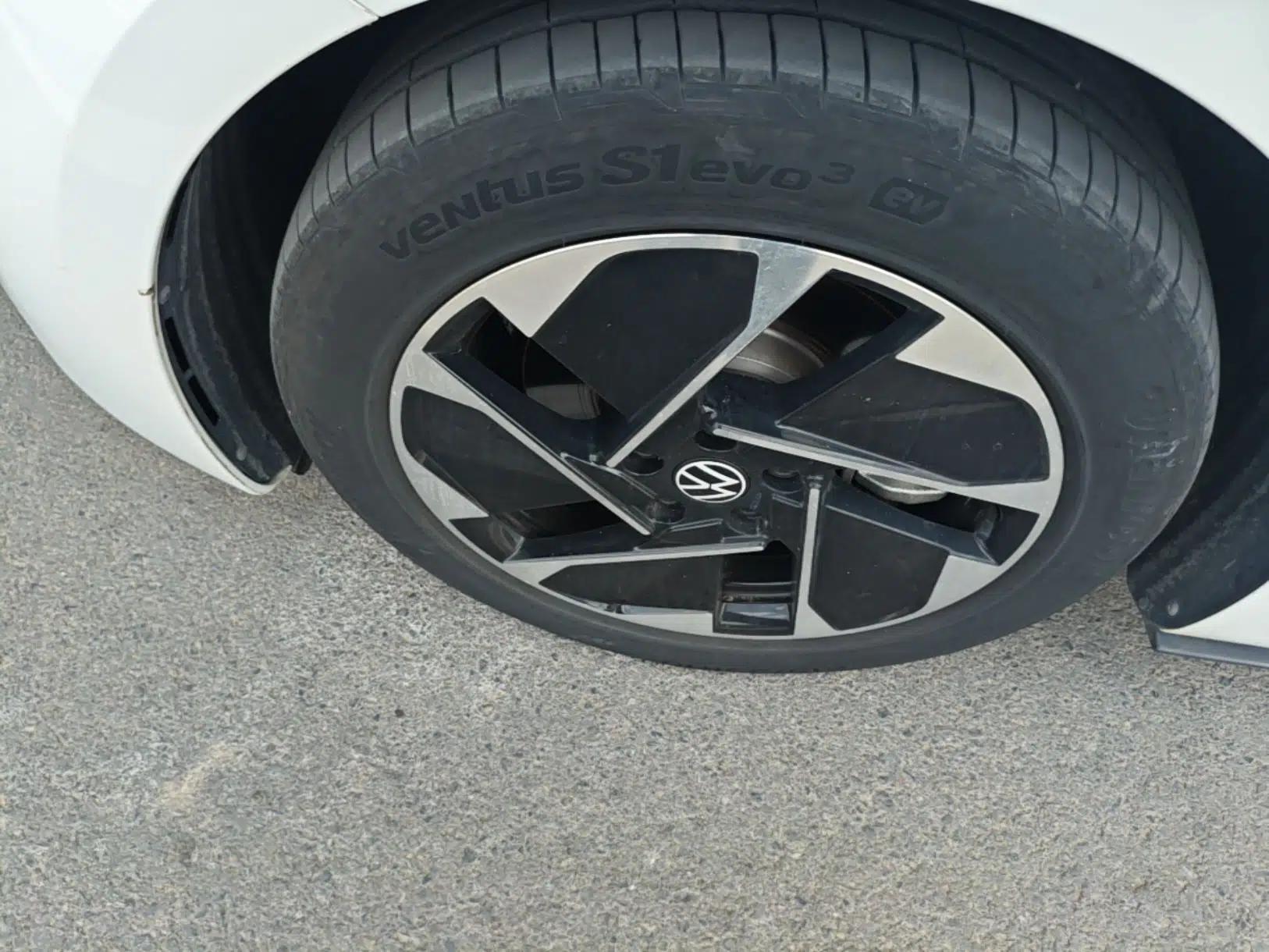 Volkswagen ID.3 2024 Outstanding Edition — миниатюра 10