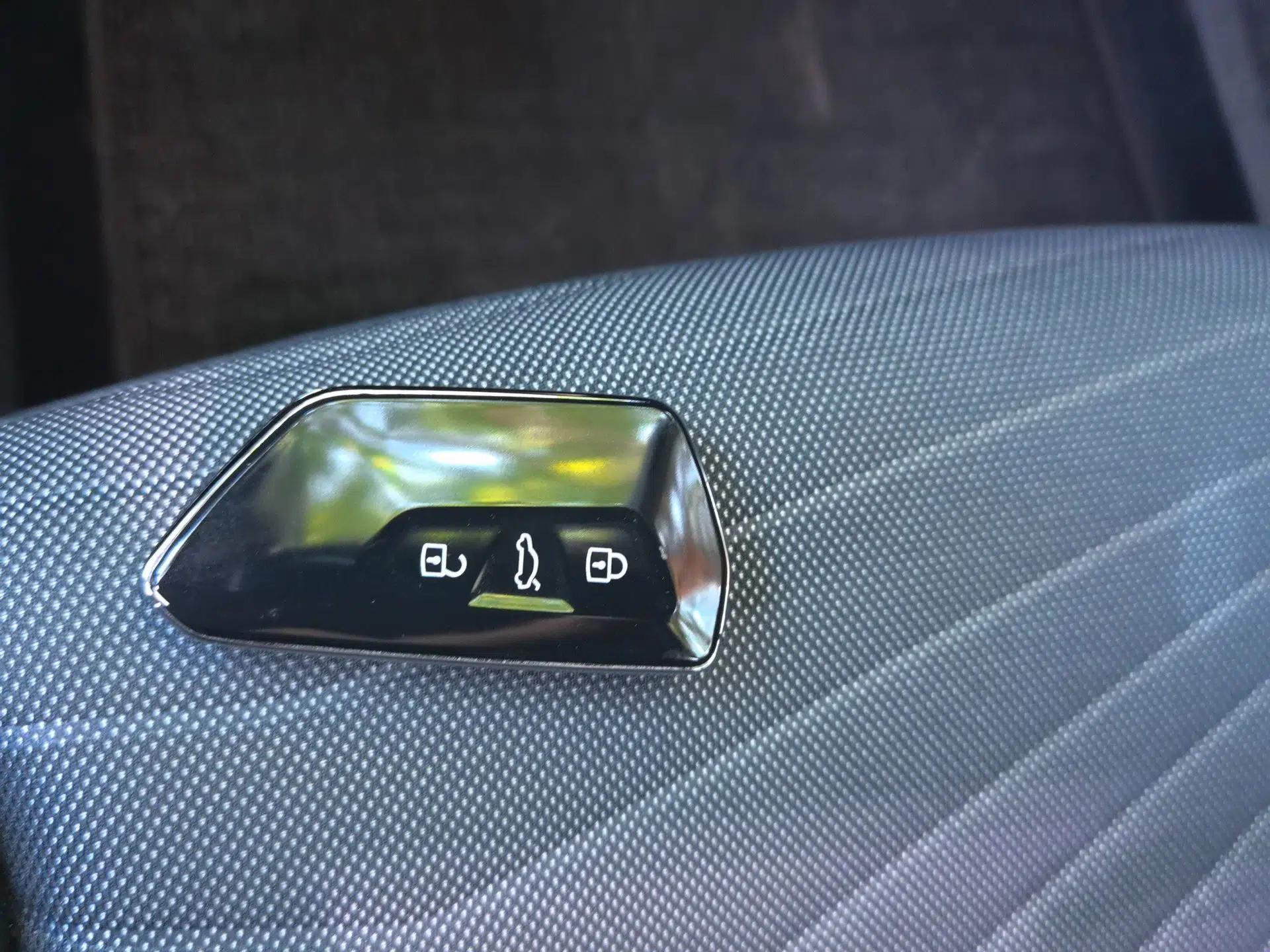 Volkswagen ID.3 2024 Outstanding Edition — миниатюра 17