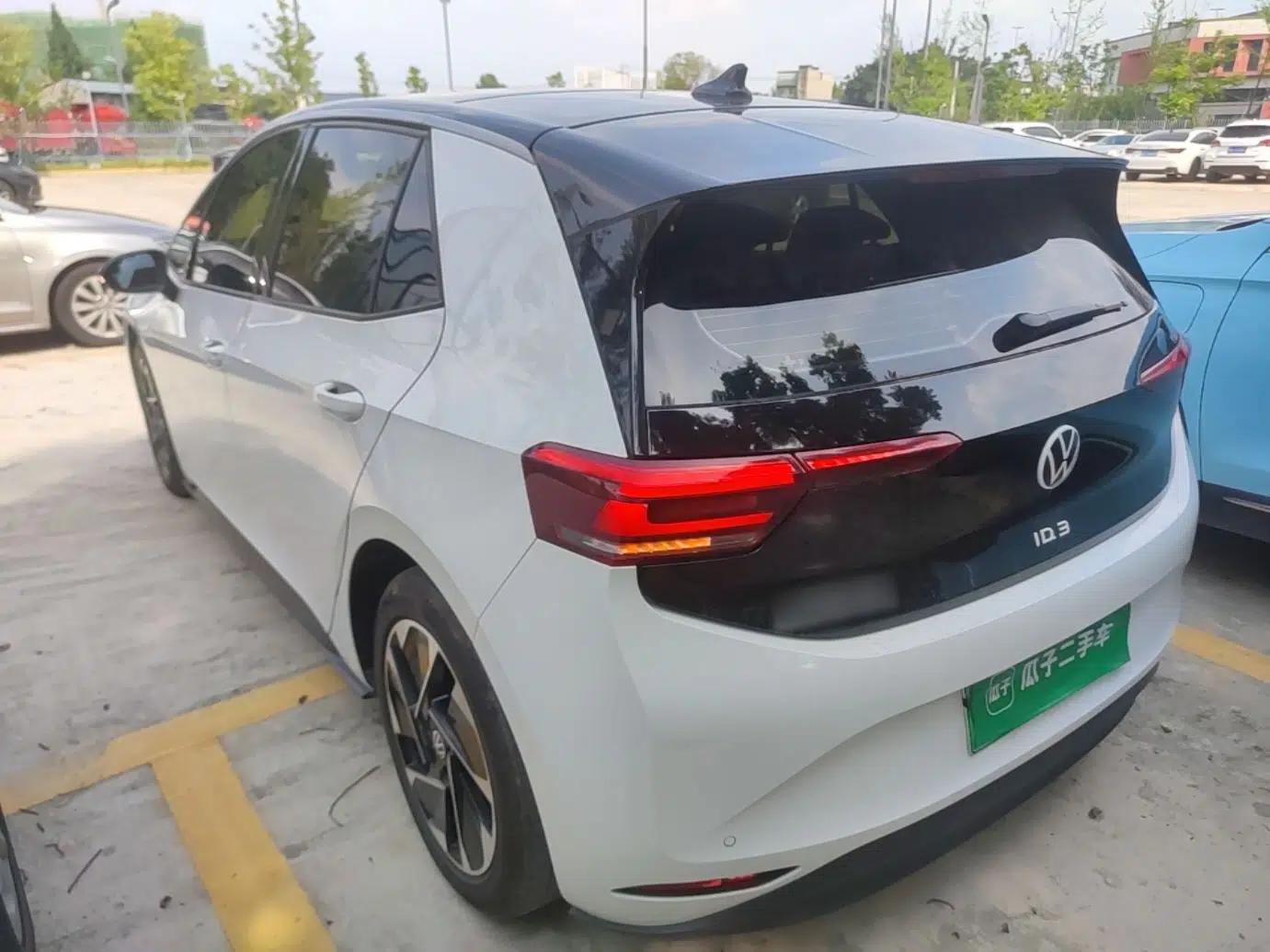 Volkswagen ID.3 2024 Outstanding Edition — миниатюра 4