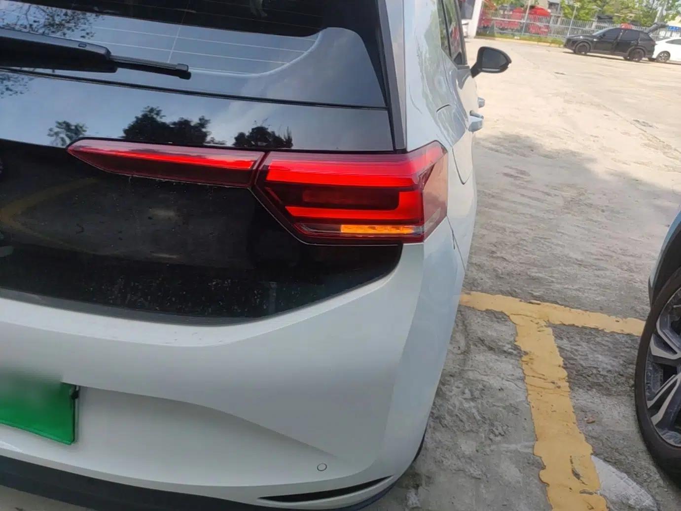 Volkswagen ID.3 2024 Outstanding Edition — миниатюра 9