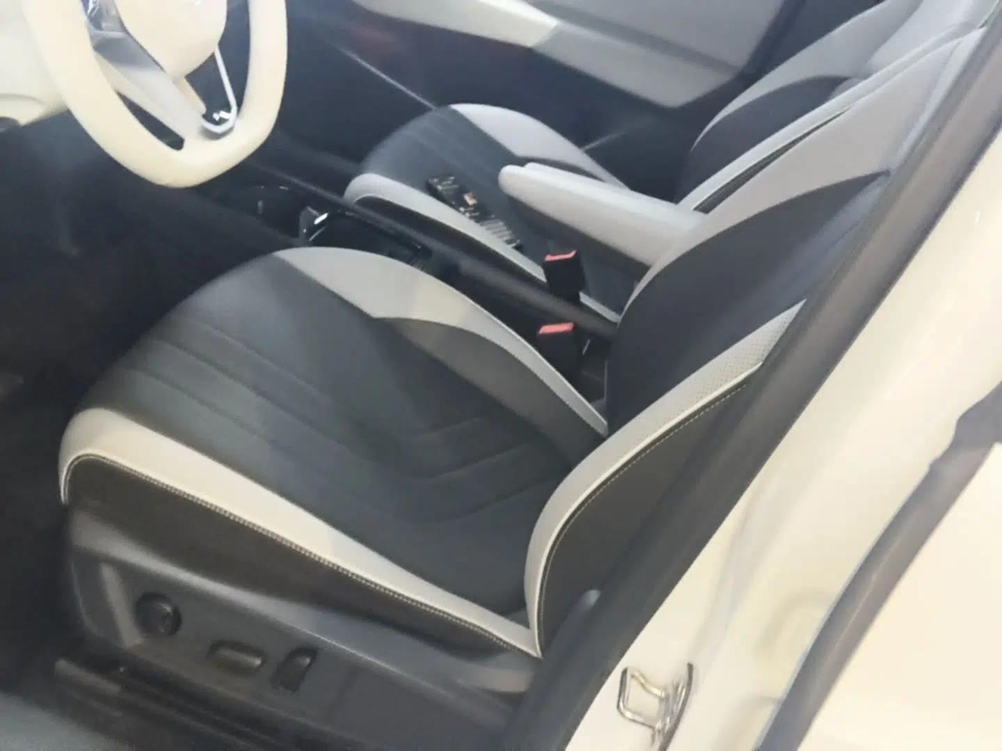 Volkswagen ID.3 2025 Smart Version Pure & Intelligent Enjoyment Edition — миниатюра 17