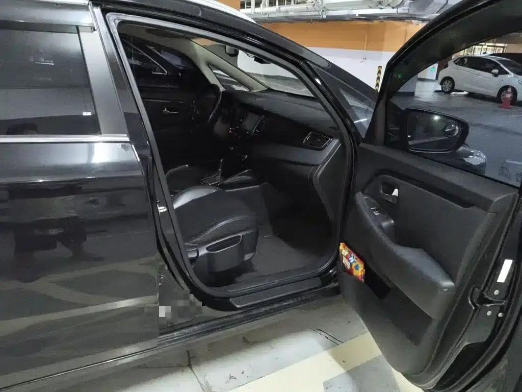 Carens 2013 2.0L 7-seater Automatic Deluxe Edition (National IV Emission Standard) — миниатюра 22
