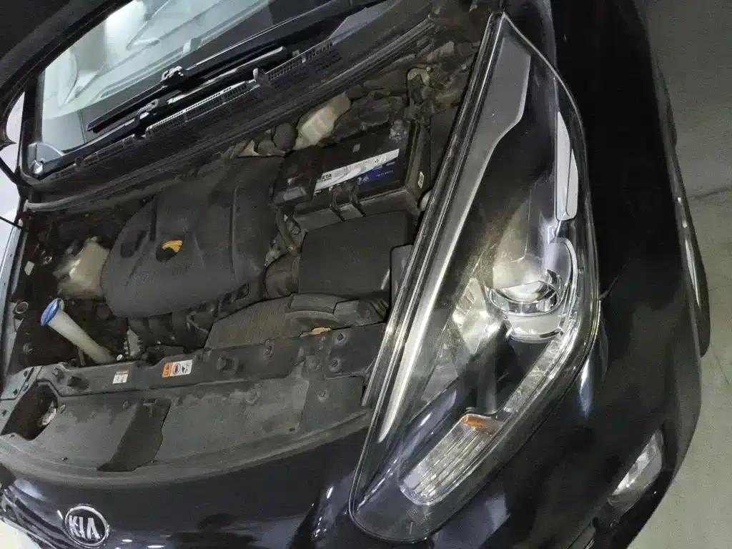 Carens 2013 2.0L 7-seater Automatic Deluxe Edition (National IV Emission Standard) — миниатюра 24