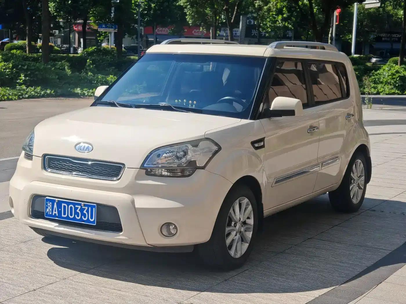 2013 Volkswagen Soul 1.6L AT GL — миниатюра 1