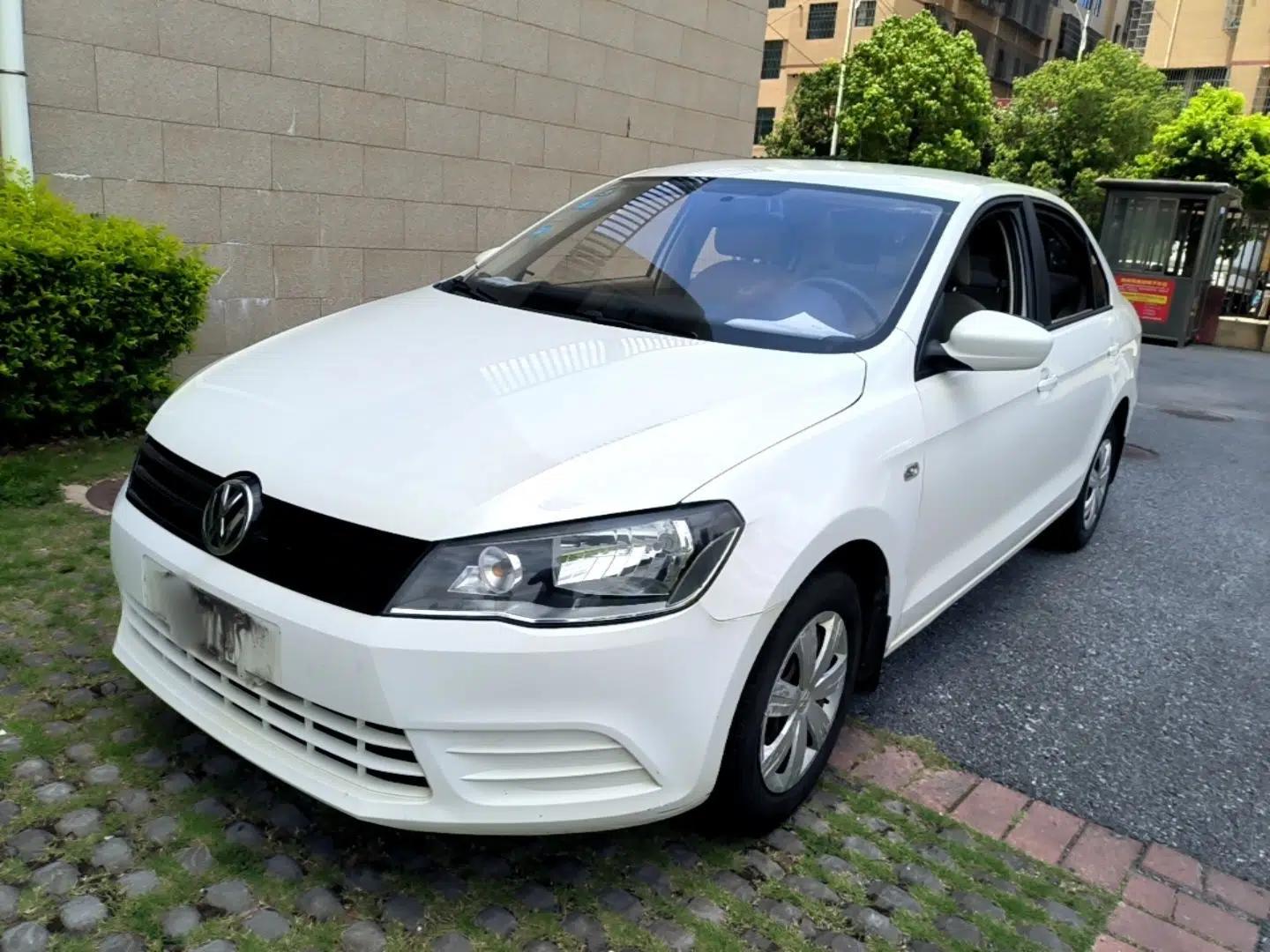 Volkswagen Jetta 2015 1.6L Automatic Fashion Model — миниатюра 1