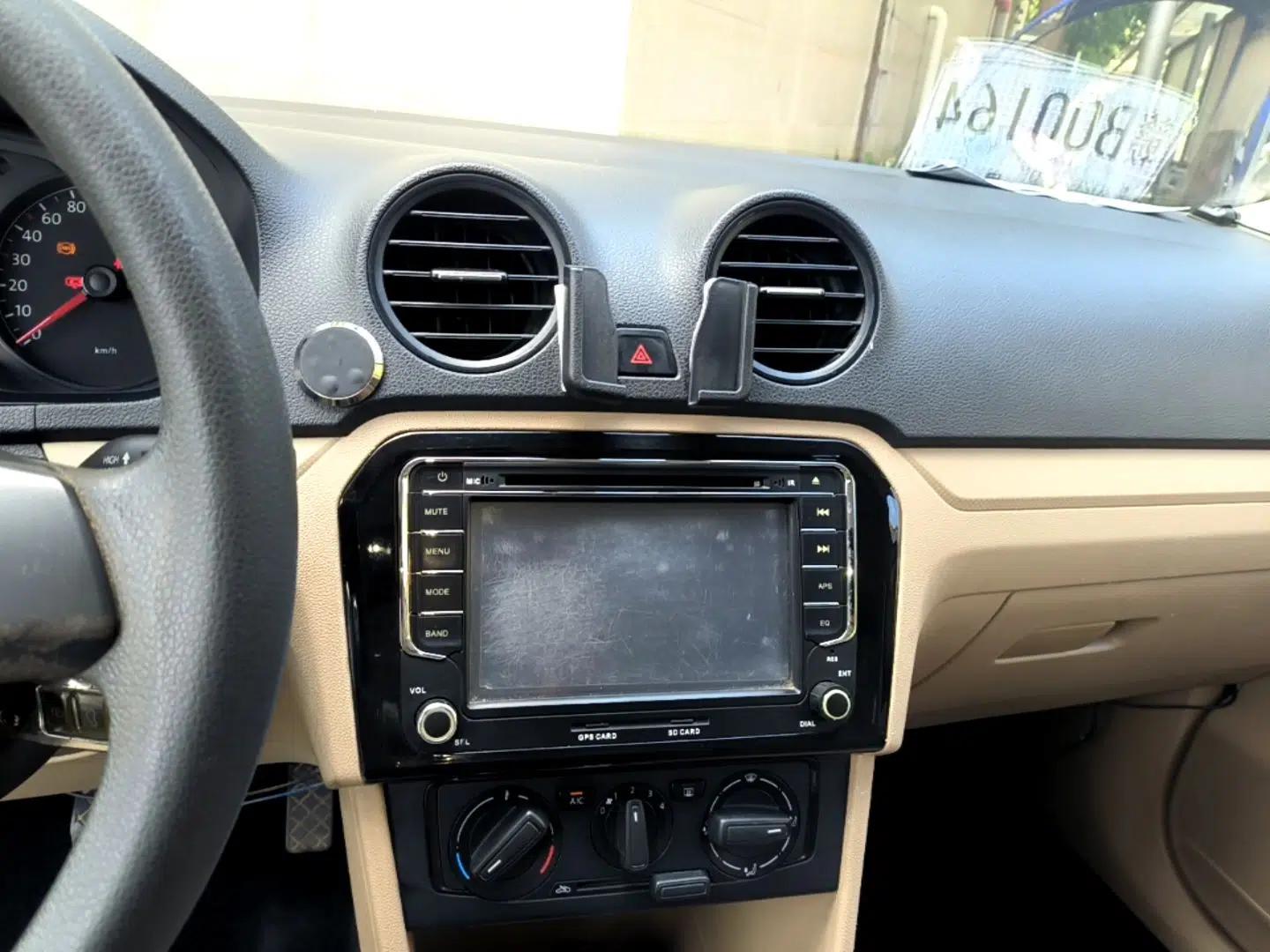 Volkswagen Jetta 2015 1.6L Automatic Fashion Model — миниатюра 15