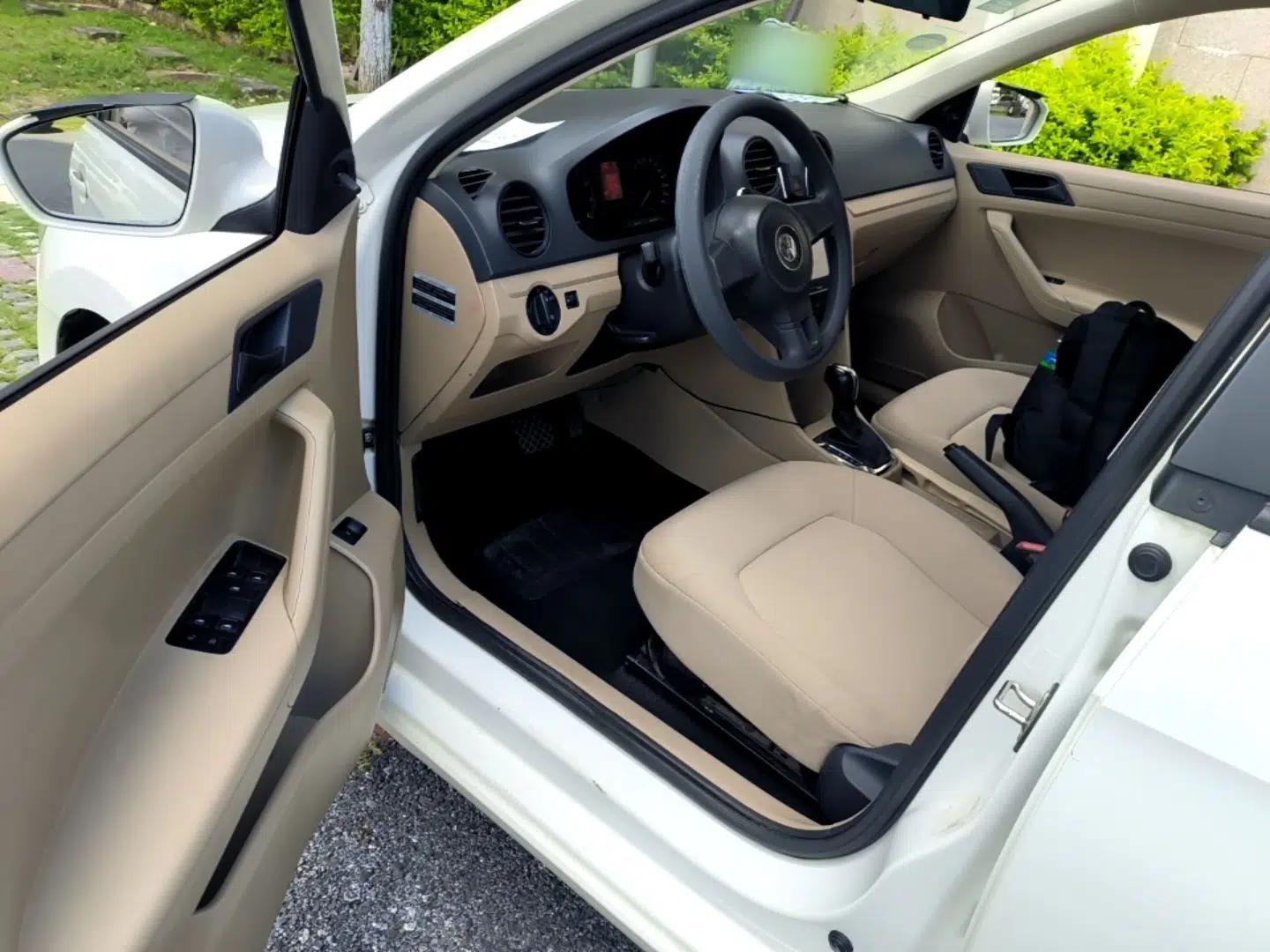 Volkswagen Jetta 2015 1.6L Automatic Fashion Model — миниатюра 18