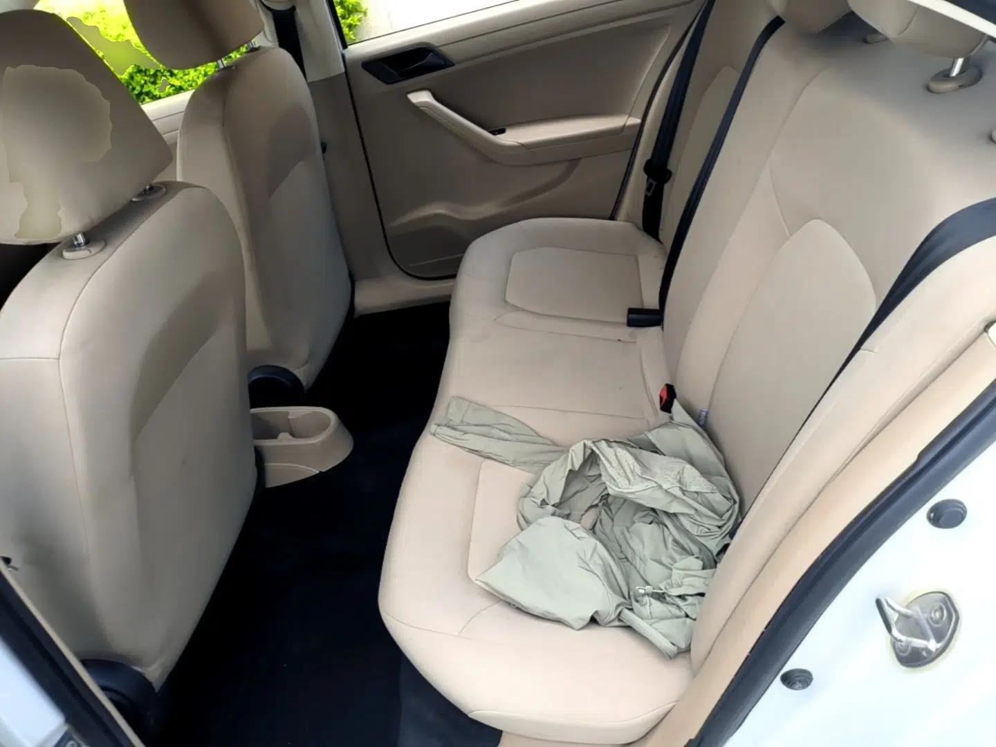 Volkswagen Jetta 2015 1.6L Automatic Fashion Model — миниатюра 20