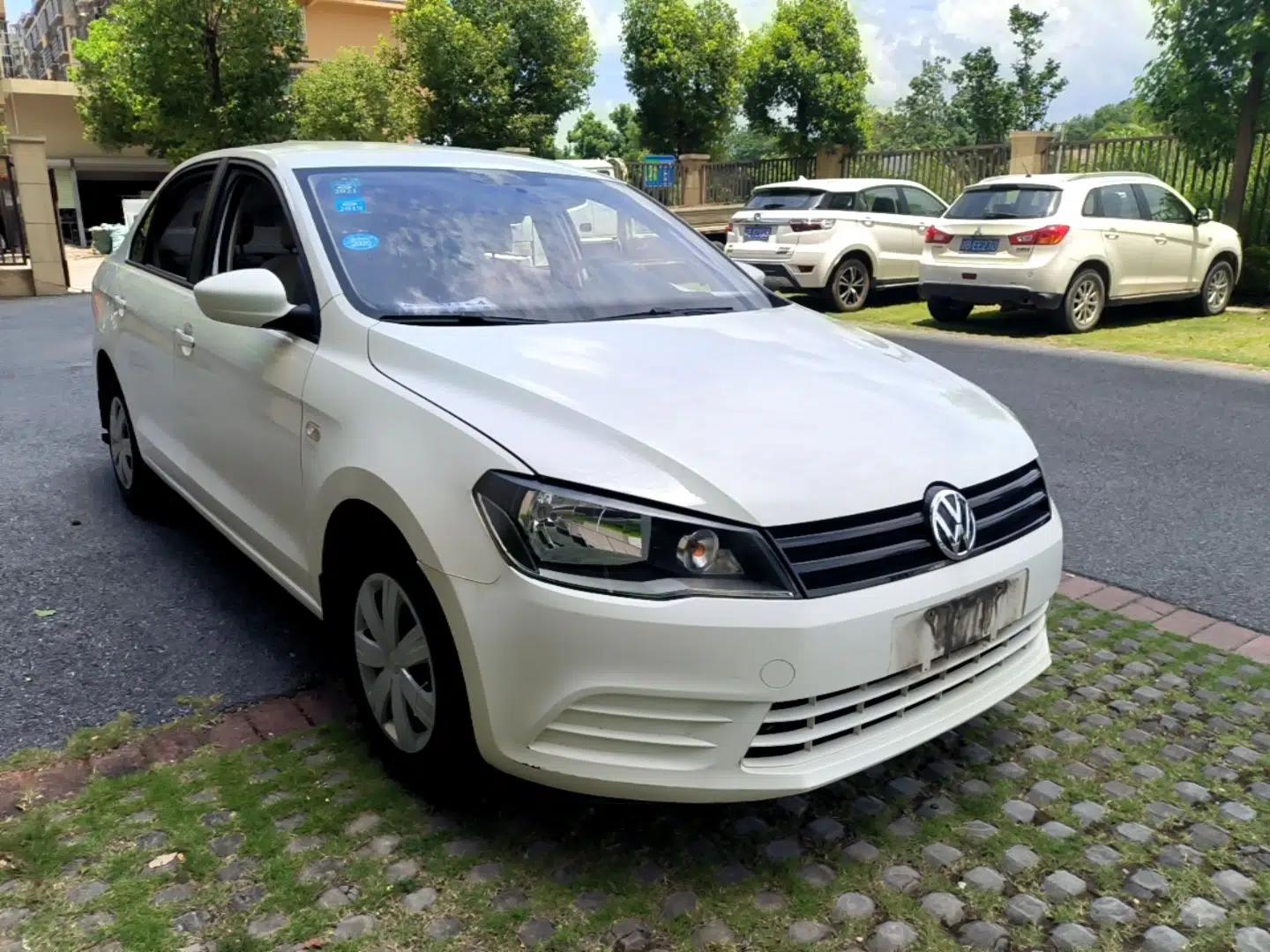 Volkswagen Jetta 2015 1.6L Automatic Fashion Model — миниатюра 3