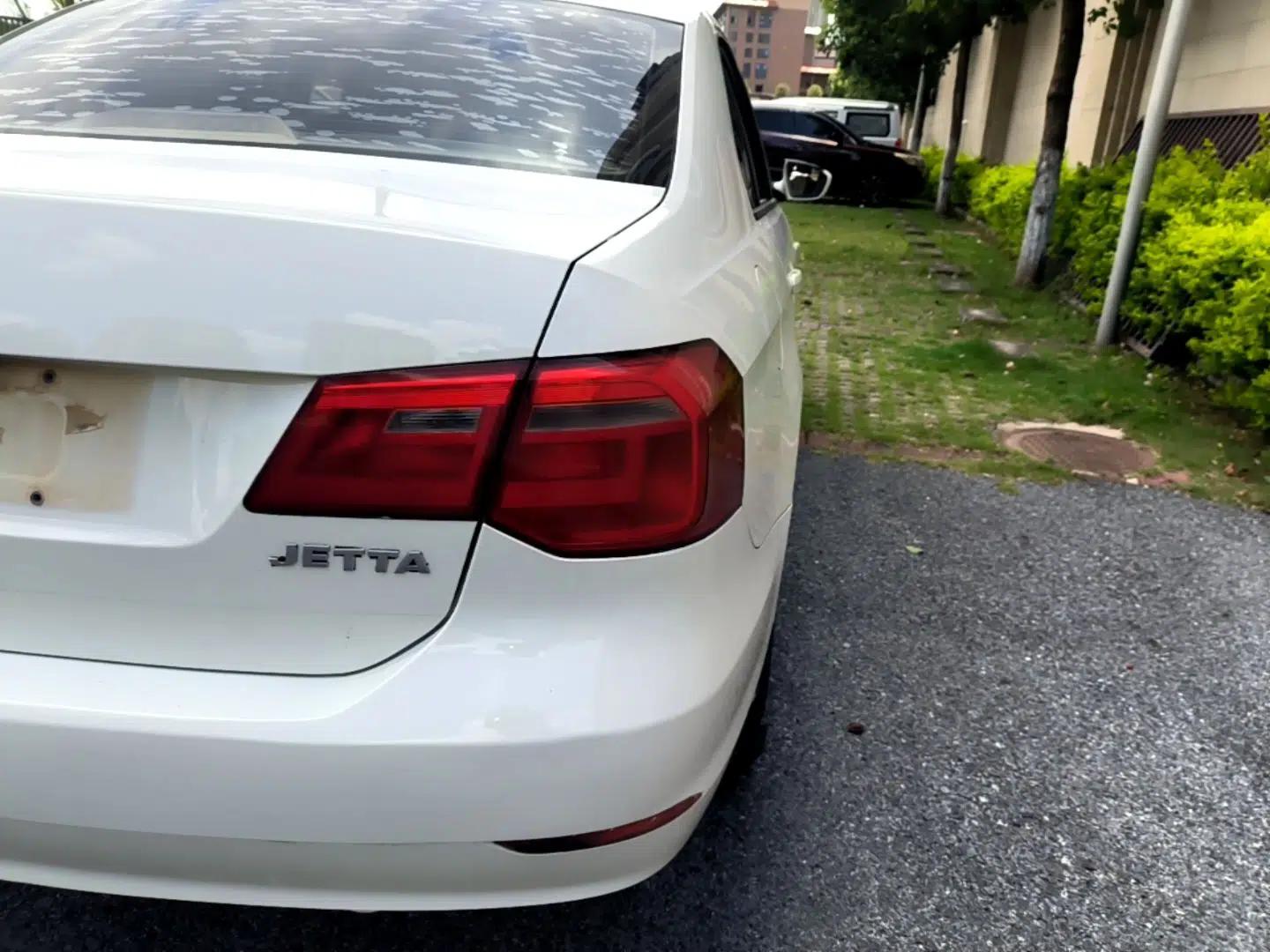 Volkswagen Jetta 2015 1.6L Automatic Fashion Model — миниатюра 9