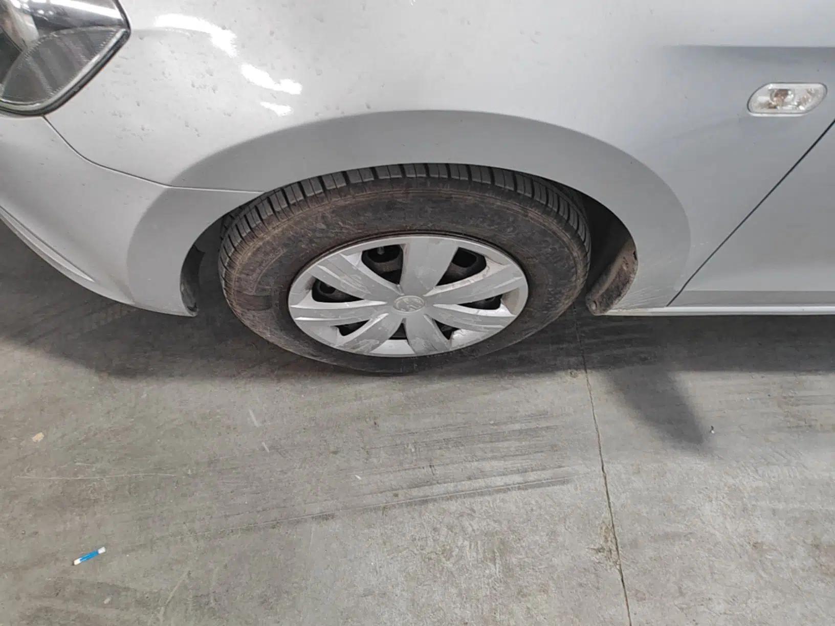Volkswagen Jetta 2015 1.4L Manual Fashion Model — миниатюра 15