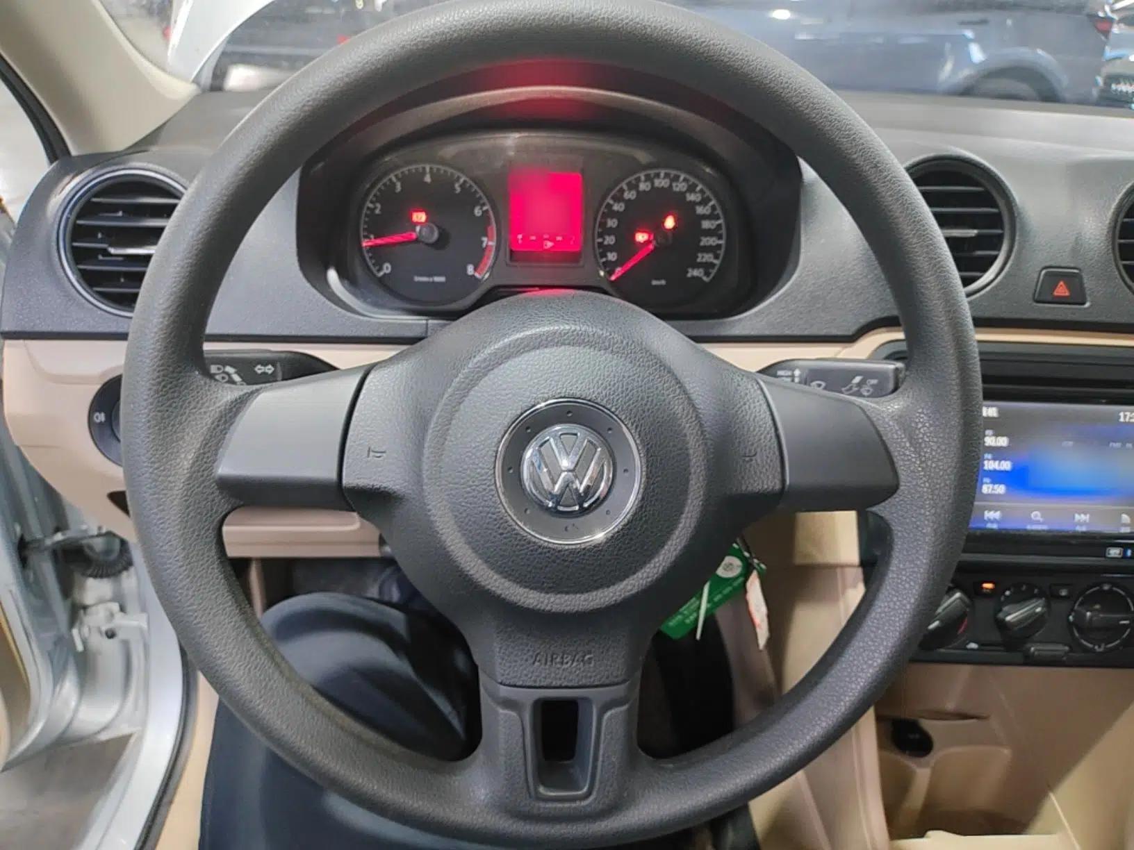 Volkswagen Jetta 2015 1.4L Manual Fashion Model — миниатюра 18