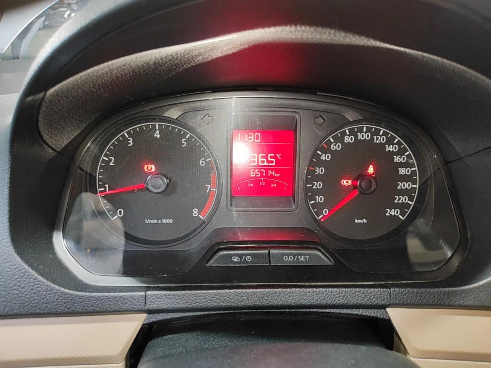 Volkswagen Jetta 2015 1.4L Manual Fashion Model — миниатюра 19