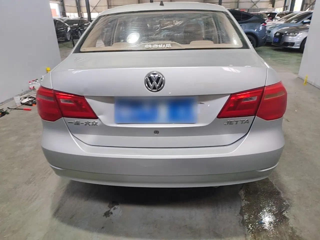 Volkswagen Jetta 2015 1.4L Manual Fashion Model — миниатюра 5