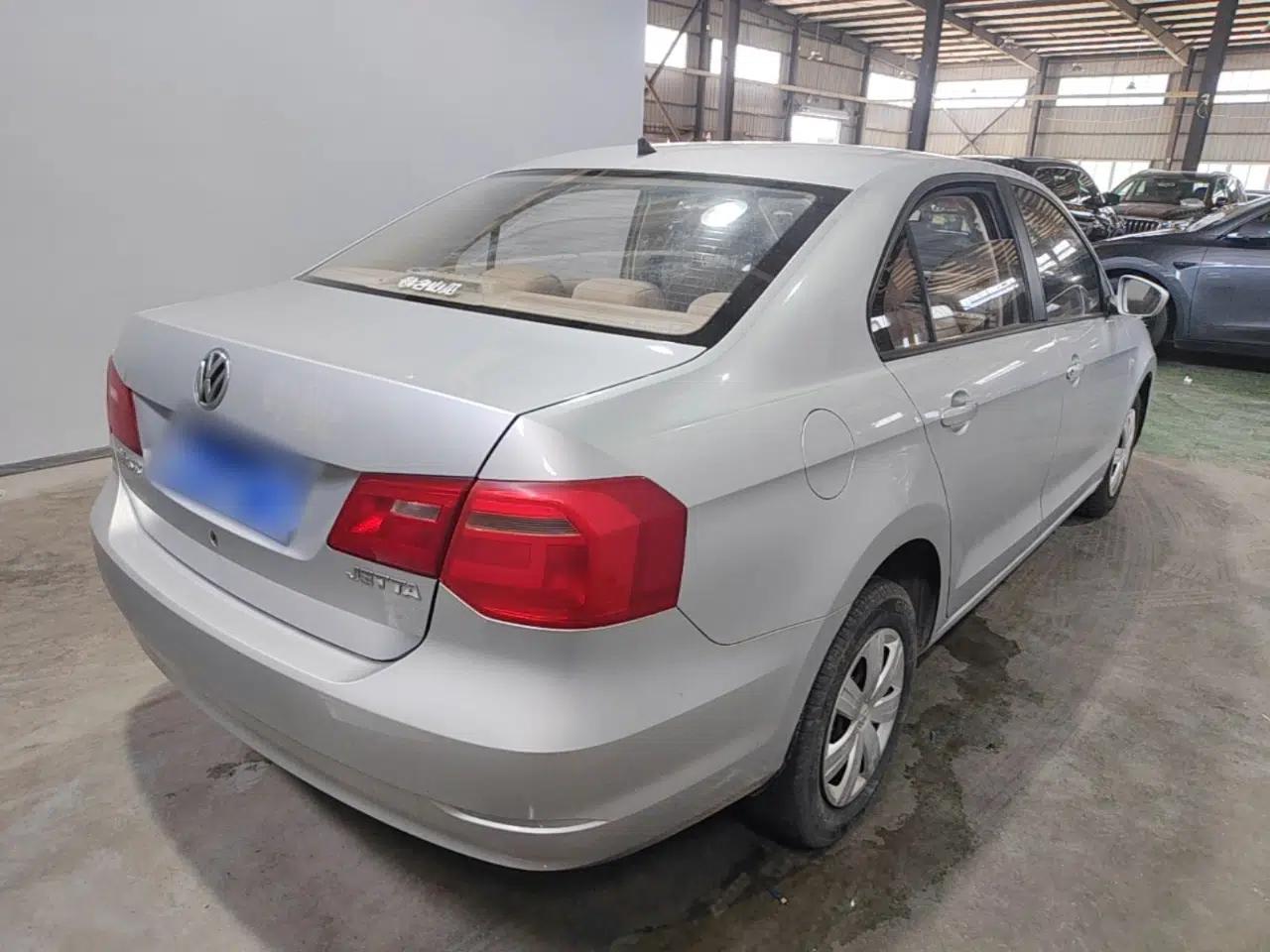 Volkswagen Jetta 2015 1.4L Manual Fashion Model — миниатюра 6