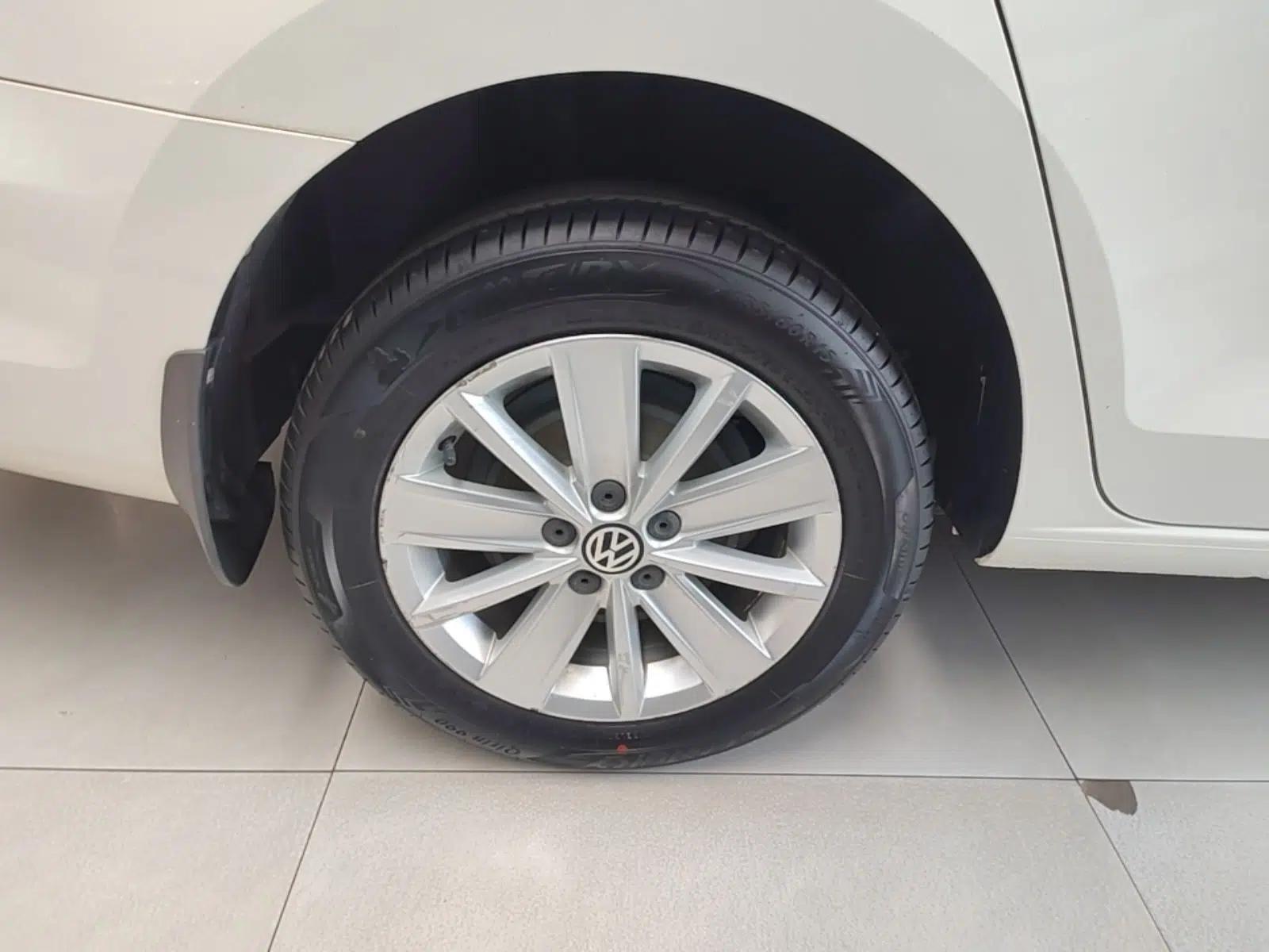 Volkswagen Jetta 2015 1.4L Manual Comfort Model — миниатюра 11