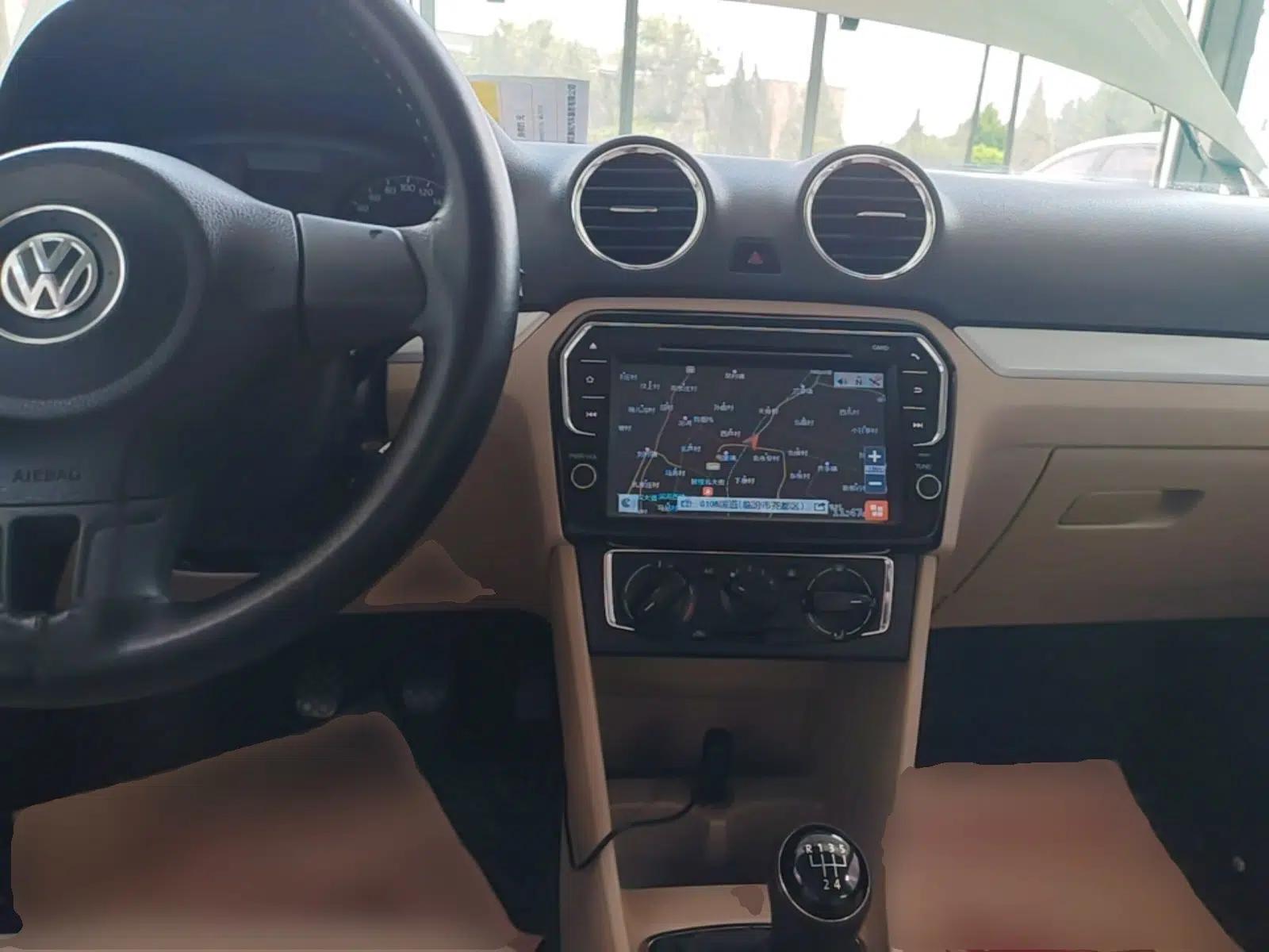 Volkswagen Jetta 2015 1.4L Manual Comfort Model — миниатюра 12