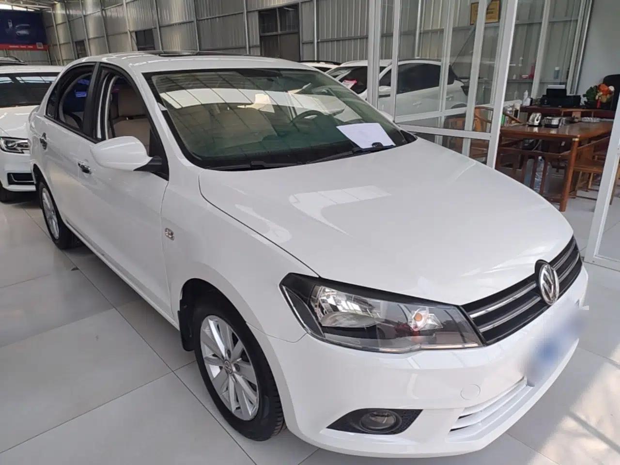 Volkswagen Jetta 2015 1.4L Manual Comfort Model — миниатюра 3