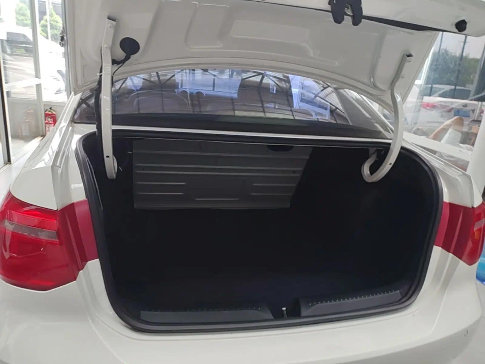 Volkswagen Jetta 2015 1.4L Manual Comfort Model — миниатюра 22