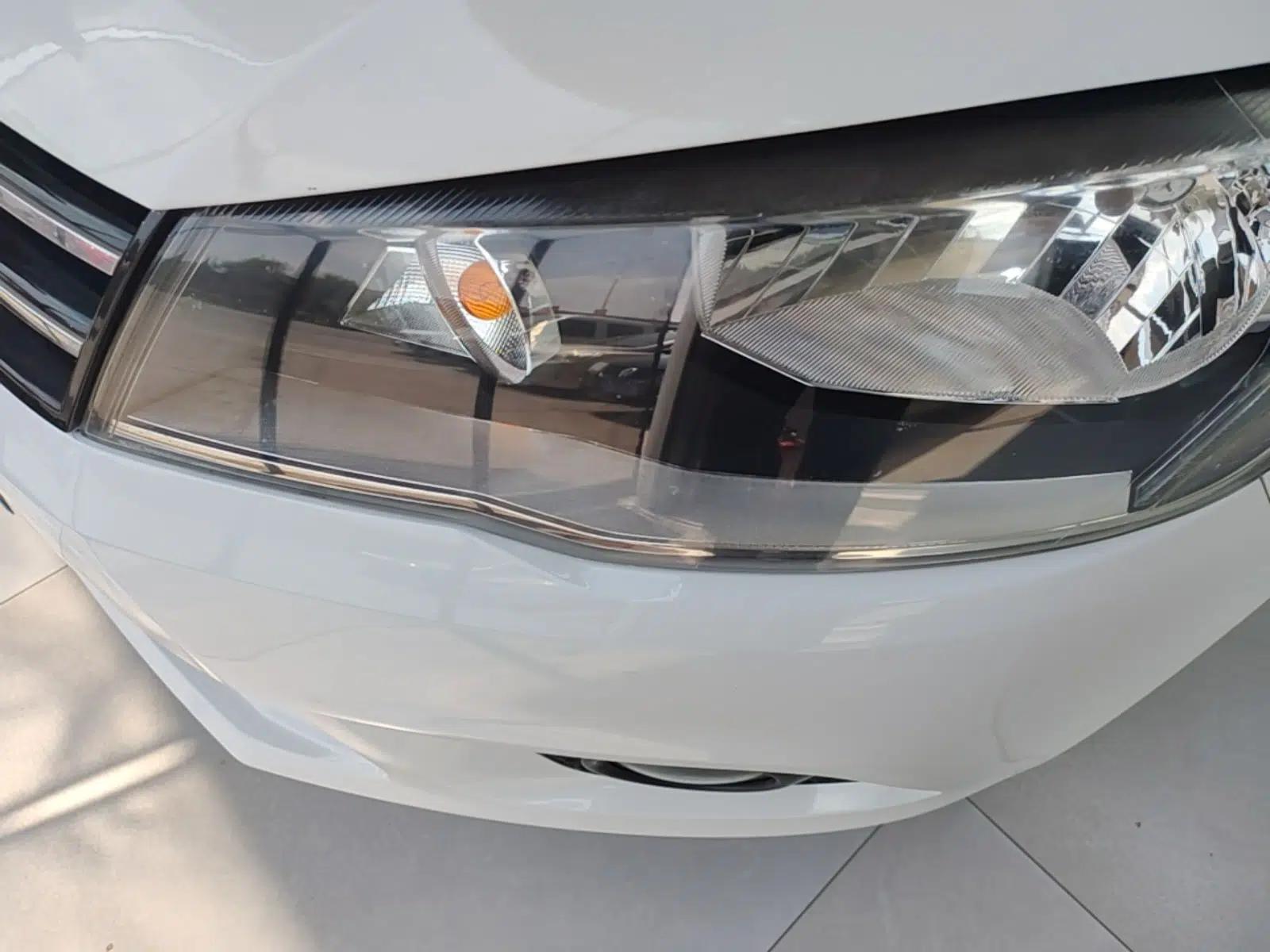Volkswagen Jetta 2015 1.4L Manual Comfort Model — миниатюра 8
