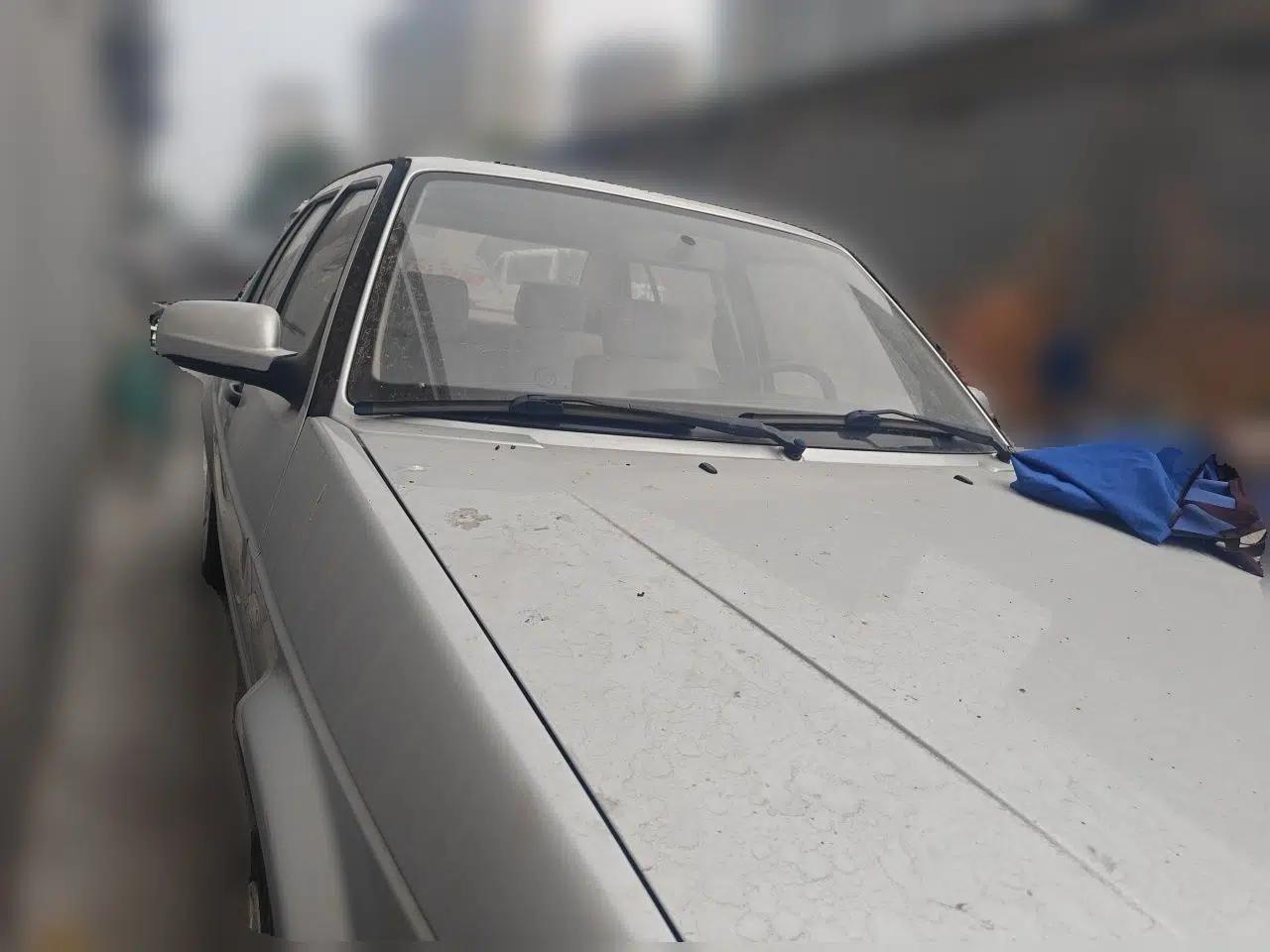 Volkswagen Jetta 2010 1.6L Partner — миниатюра 2