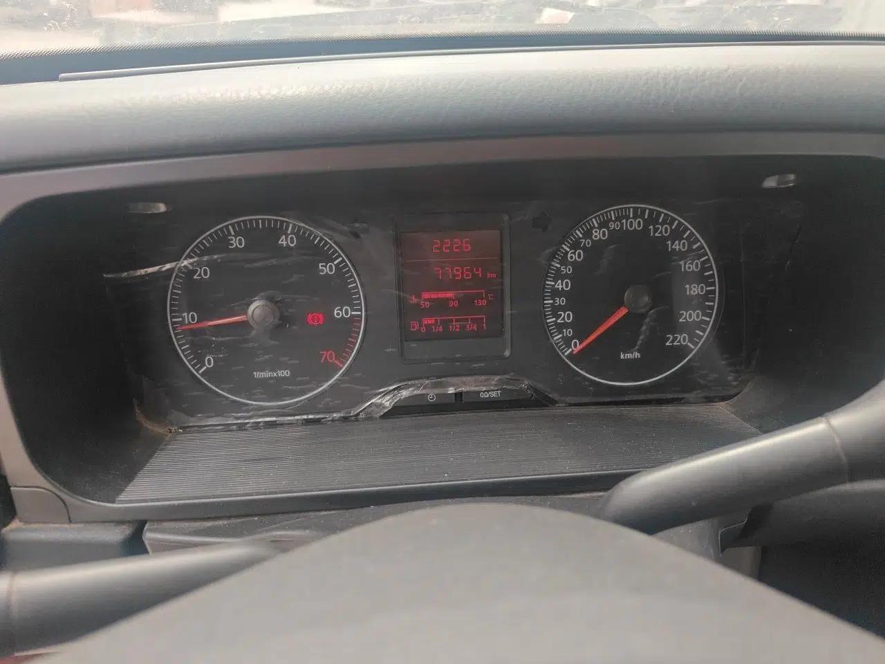 Volkswagen Jetta 2010 1.6L Partner — миниатюра 11