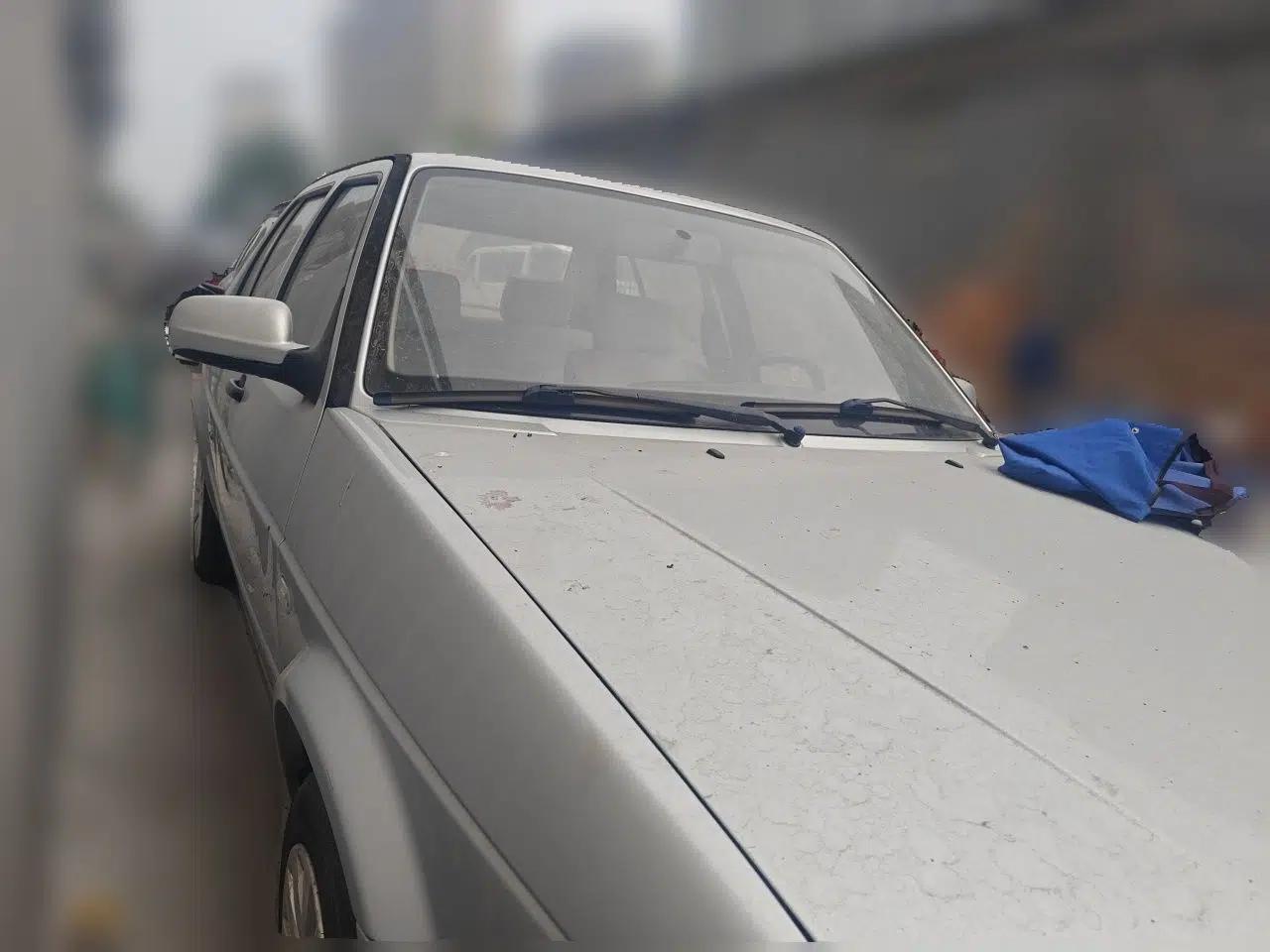 Volkswagen Jetta 2010 1.6L Partner — миниатюра 3