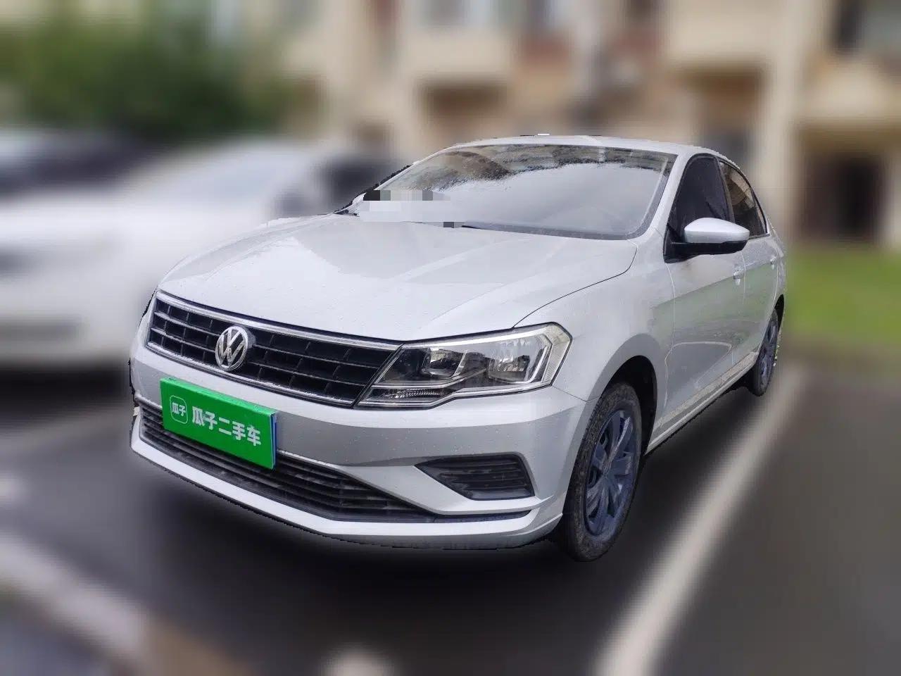 Volkswagen Jetta 2017 1.4L Manual Fashion Edition — миниатюра 1