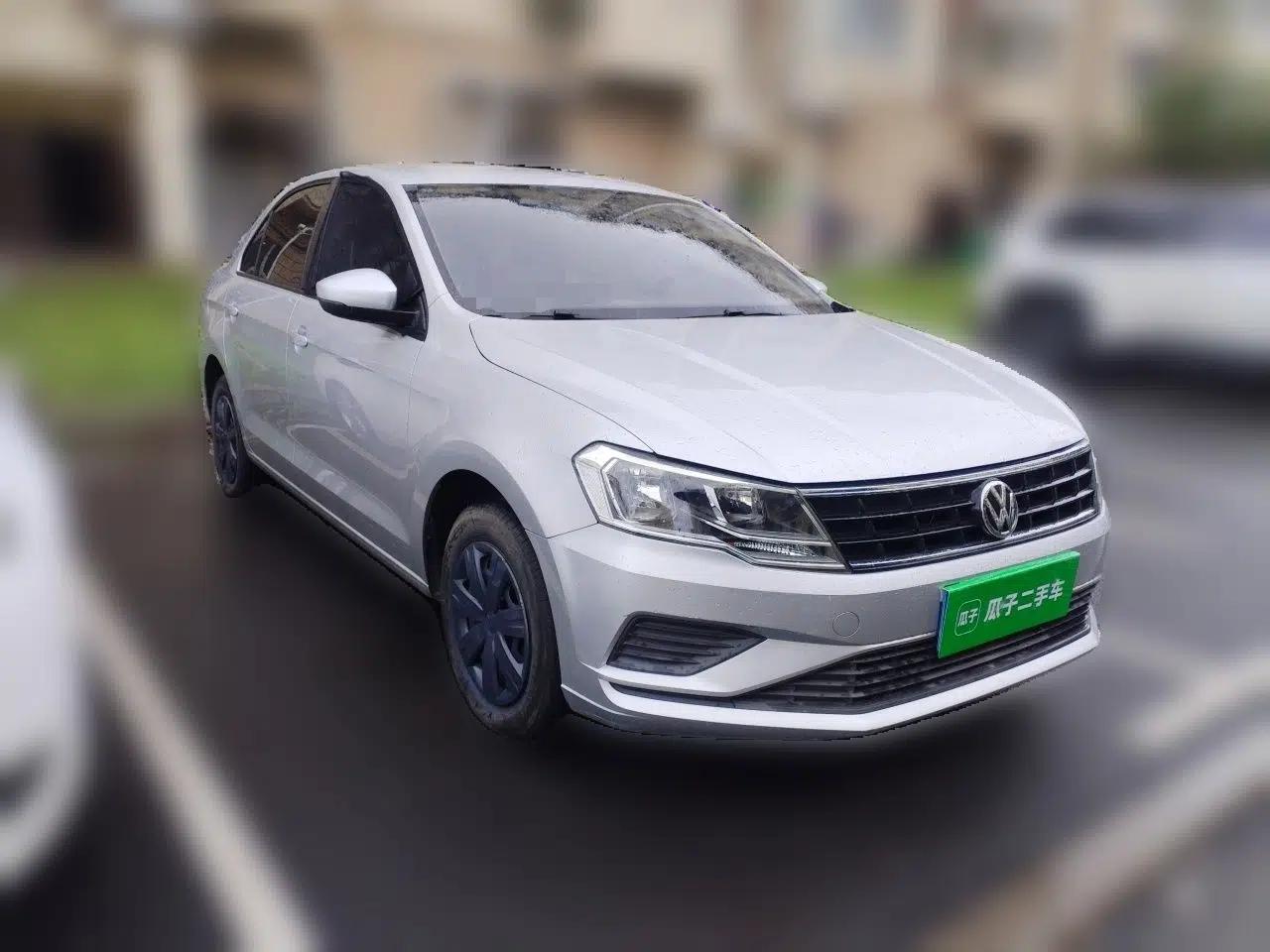 Volkswagen Jetta 2017 1.4L Manual Fashion Edition — миниатюра 3