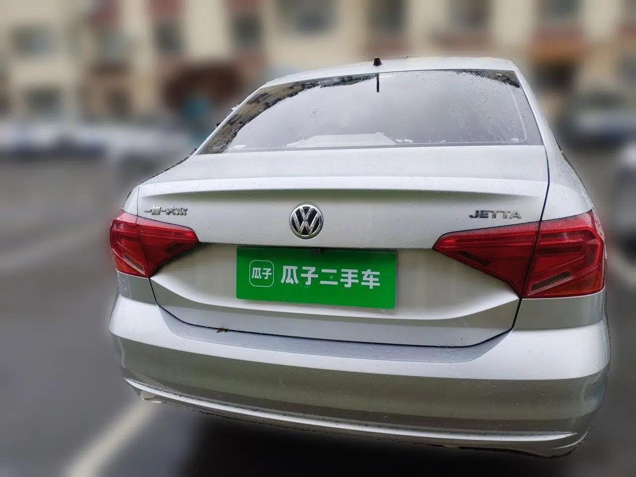 Volkswagen Jetta 2017 1.4L Manual Fashion Edition — миниатюра 5