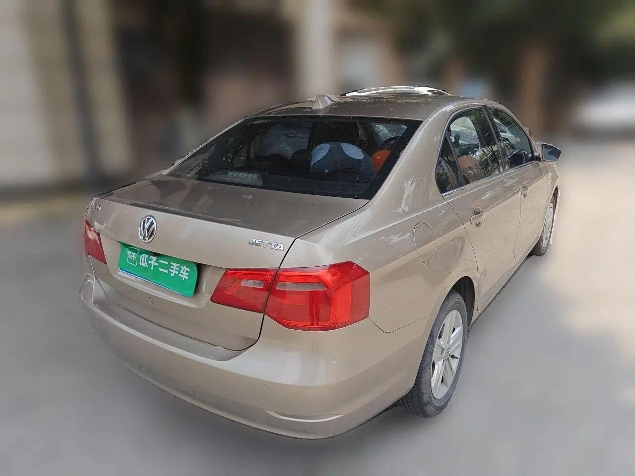 Volkswagen Jetta 2013 1.6L Automatic Luxury Model — миниатюра 6
