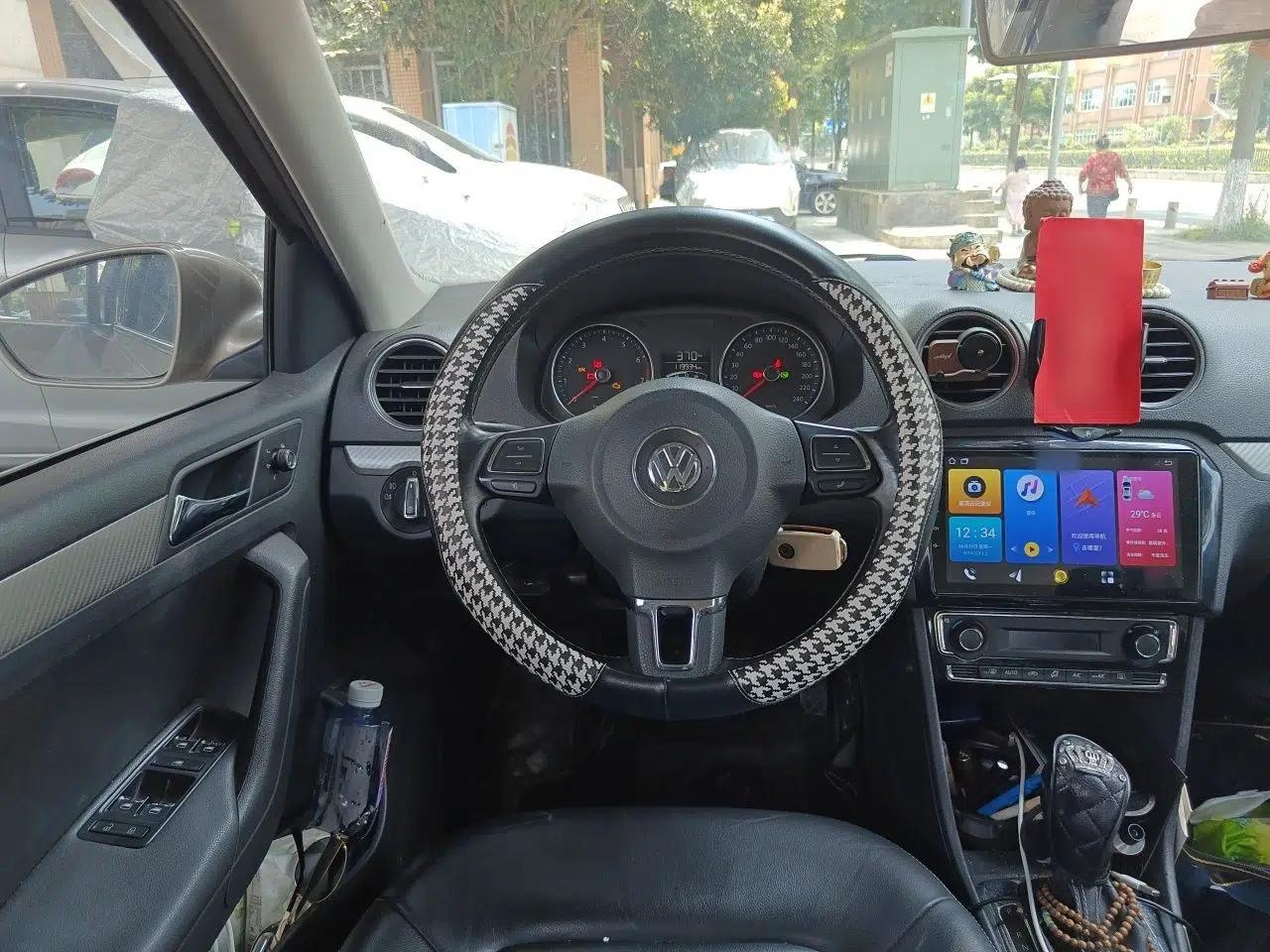 Volkswagen Jetta 2013 1.6L Automatic Luxury Model — миниатюра 10