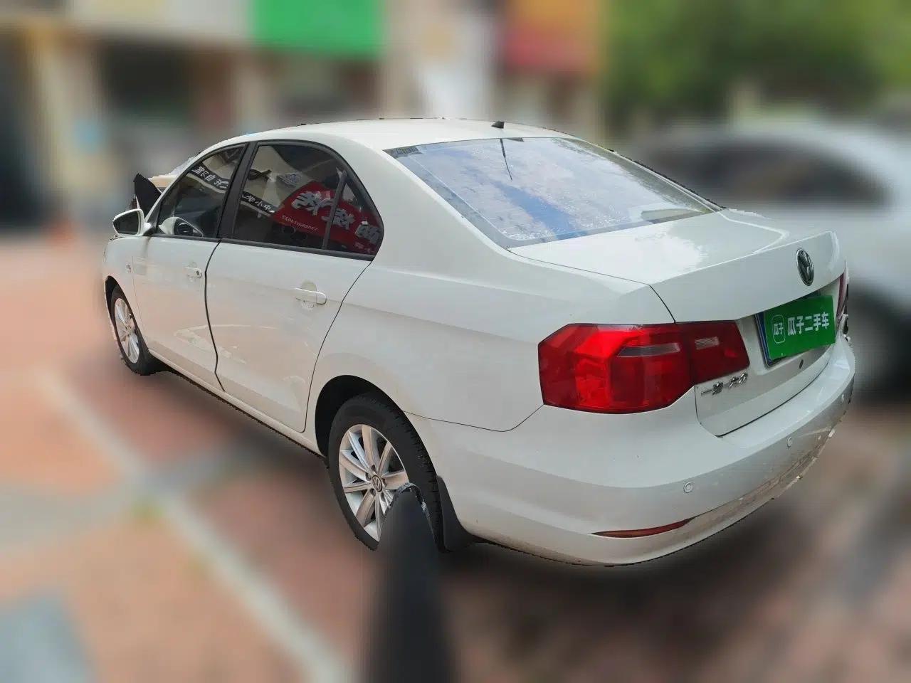 Volkswagen Jetta 2015 Zhuihui Edition 1.4L Manual Fashion Model — миниатюра 4