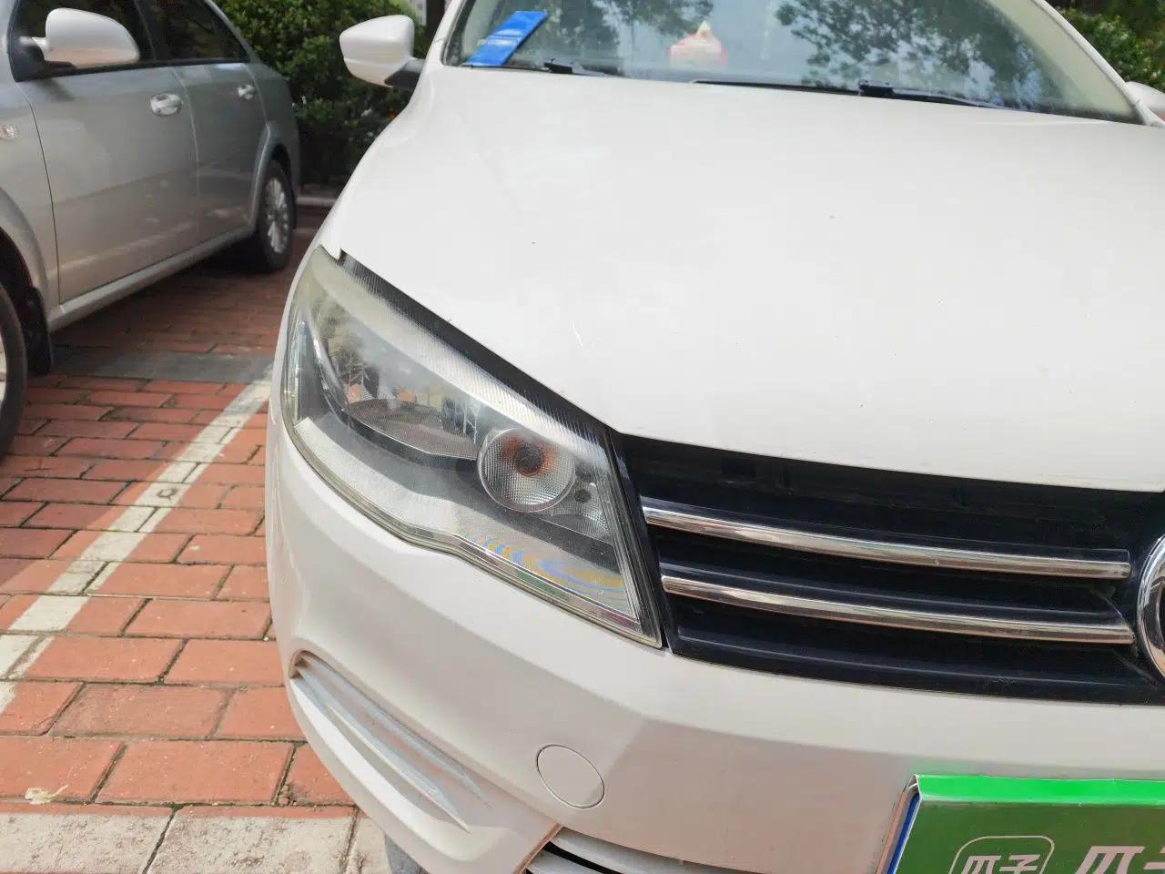 Volkswagen Jetta 2015 Zhuihui Edition 1.4L Manual Fashion Model — миниатюра 7