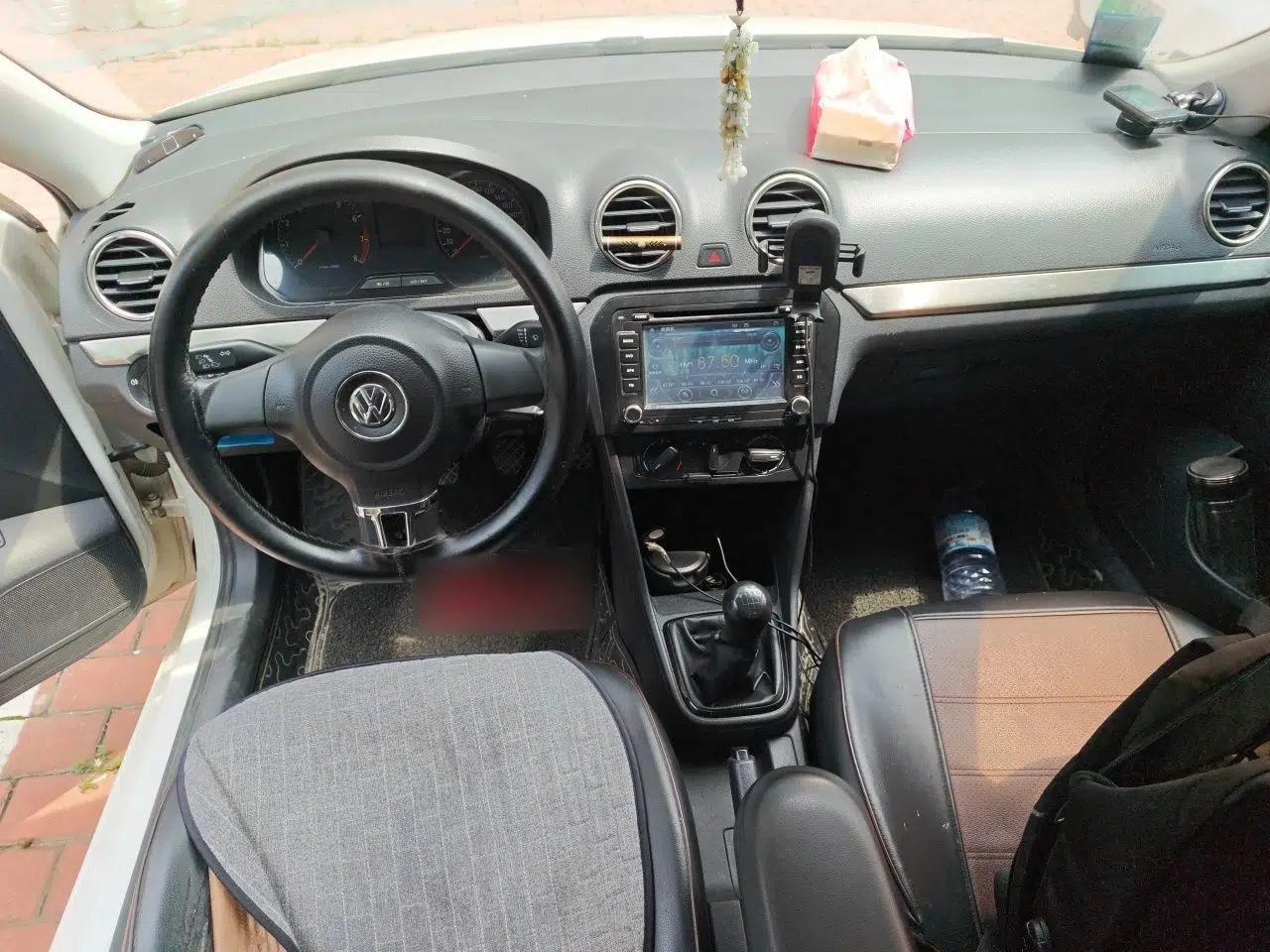 Volkswagen Jetta 2015 Zhuihui Edition 1.4L Manual Fashion Model — миниатюра 9